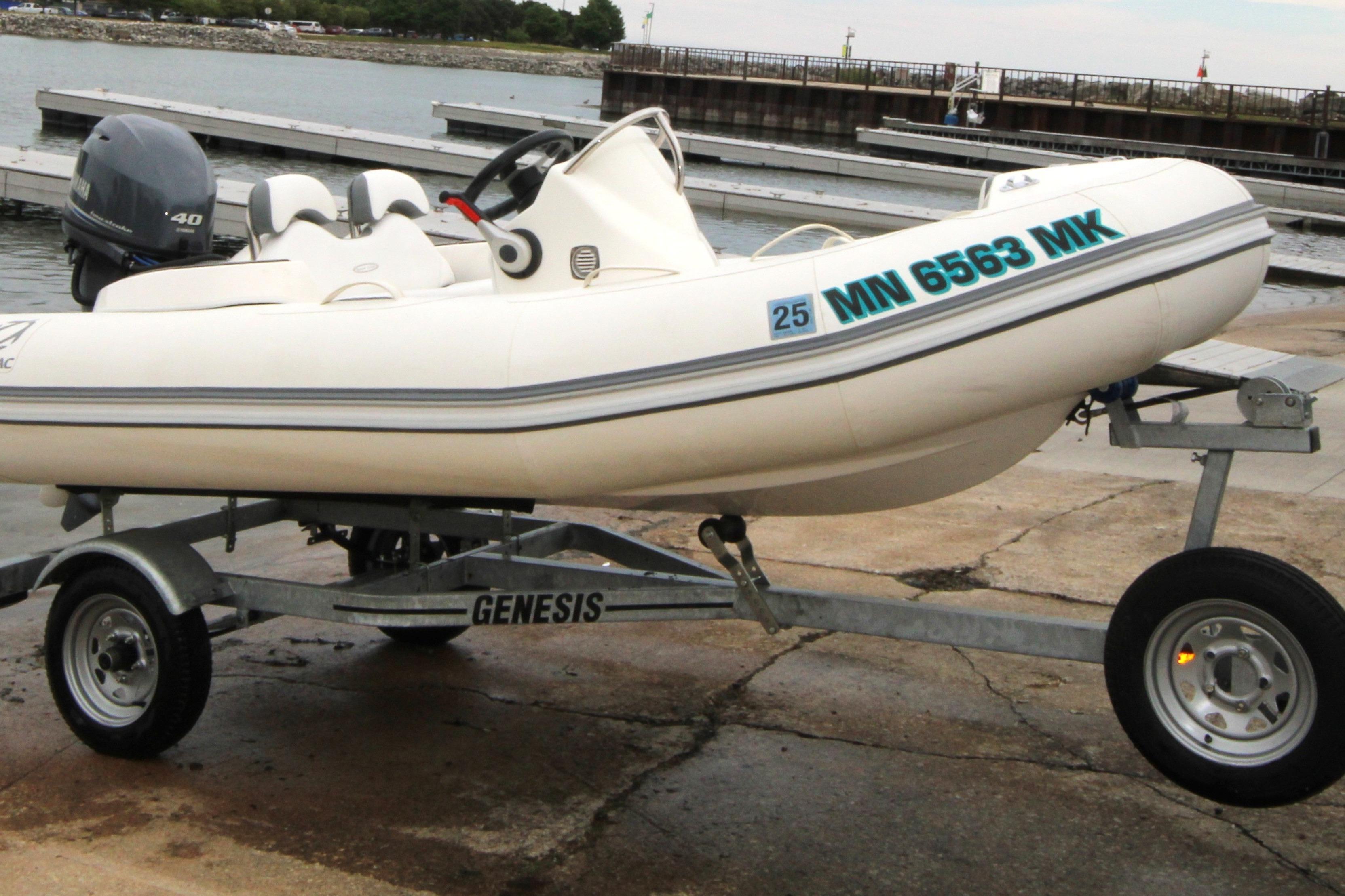 2022 Zodiac Yachtline 360DL NEO and trailer