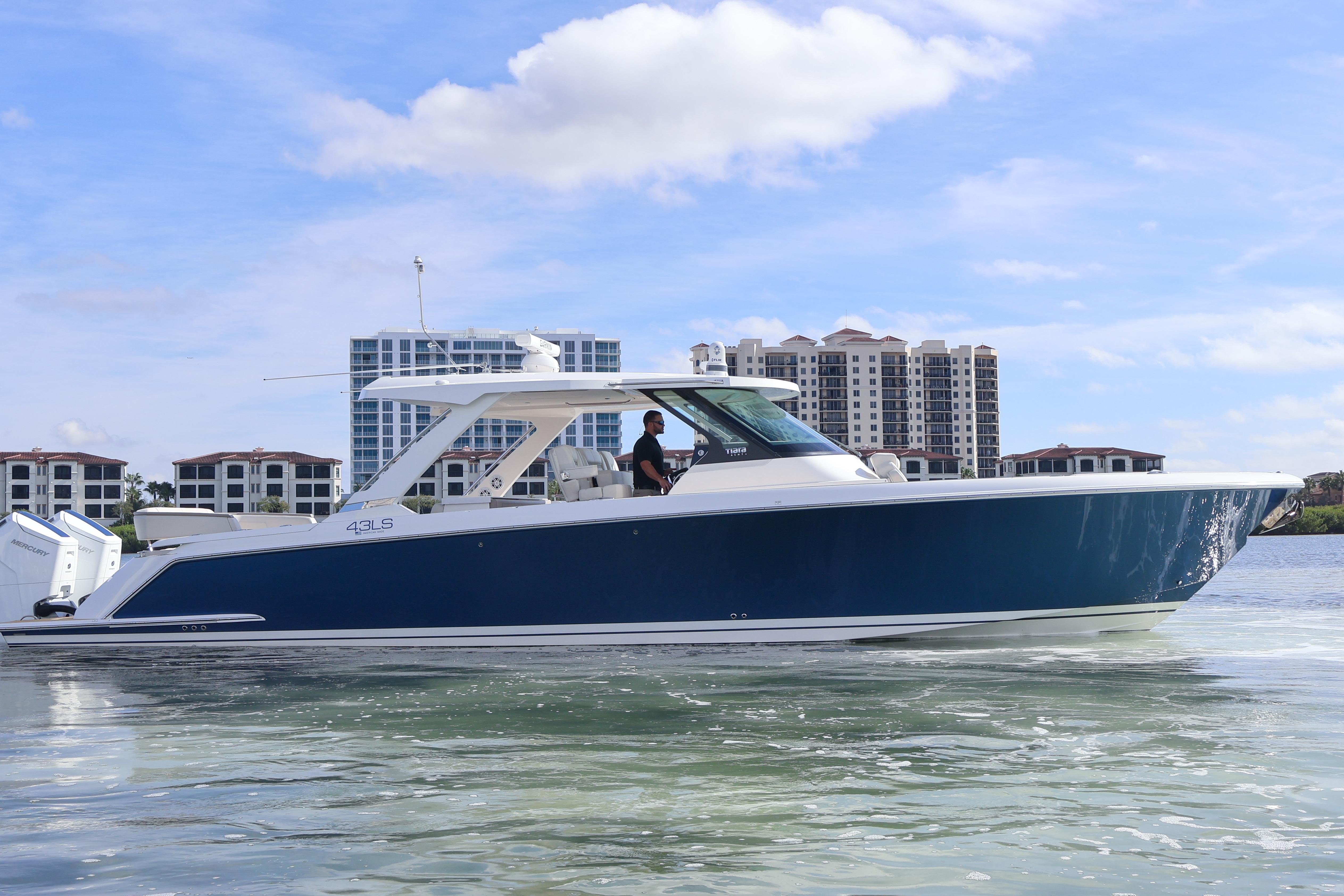 2023 Tiara Yachts 43 LS