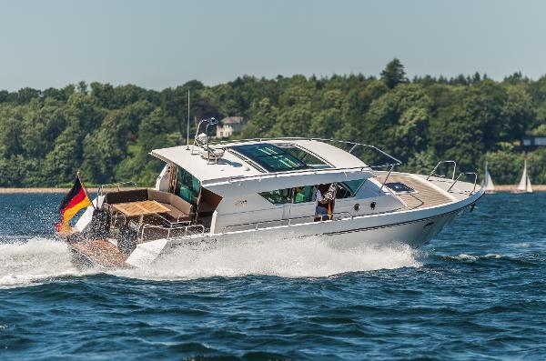 2018 Delta Powerboats 400 SW