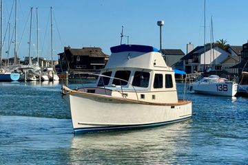 1982 Jarvis Newman Flybridge Cruiser