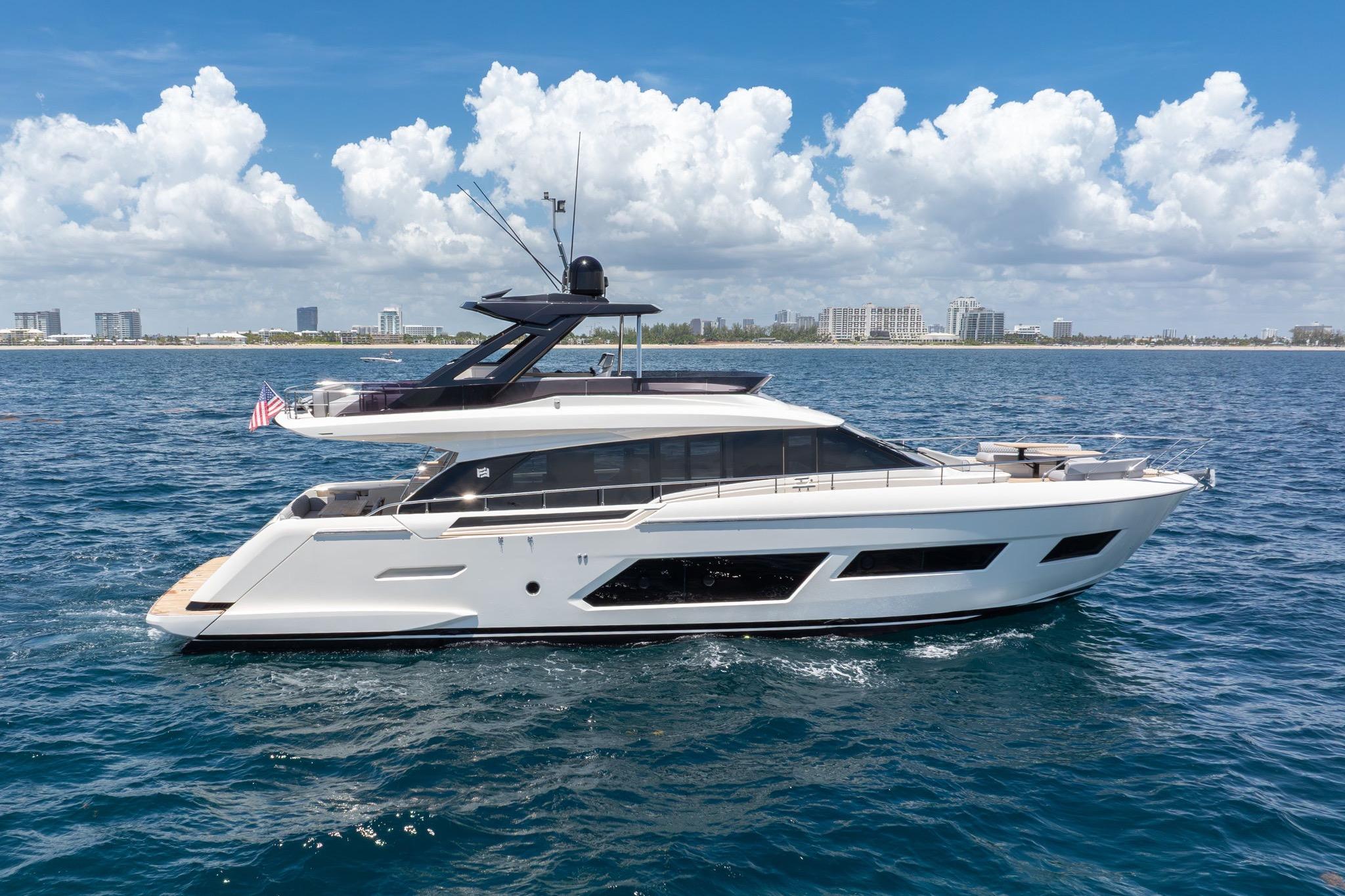 2022 Ferretti Yachts 670