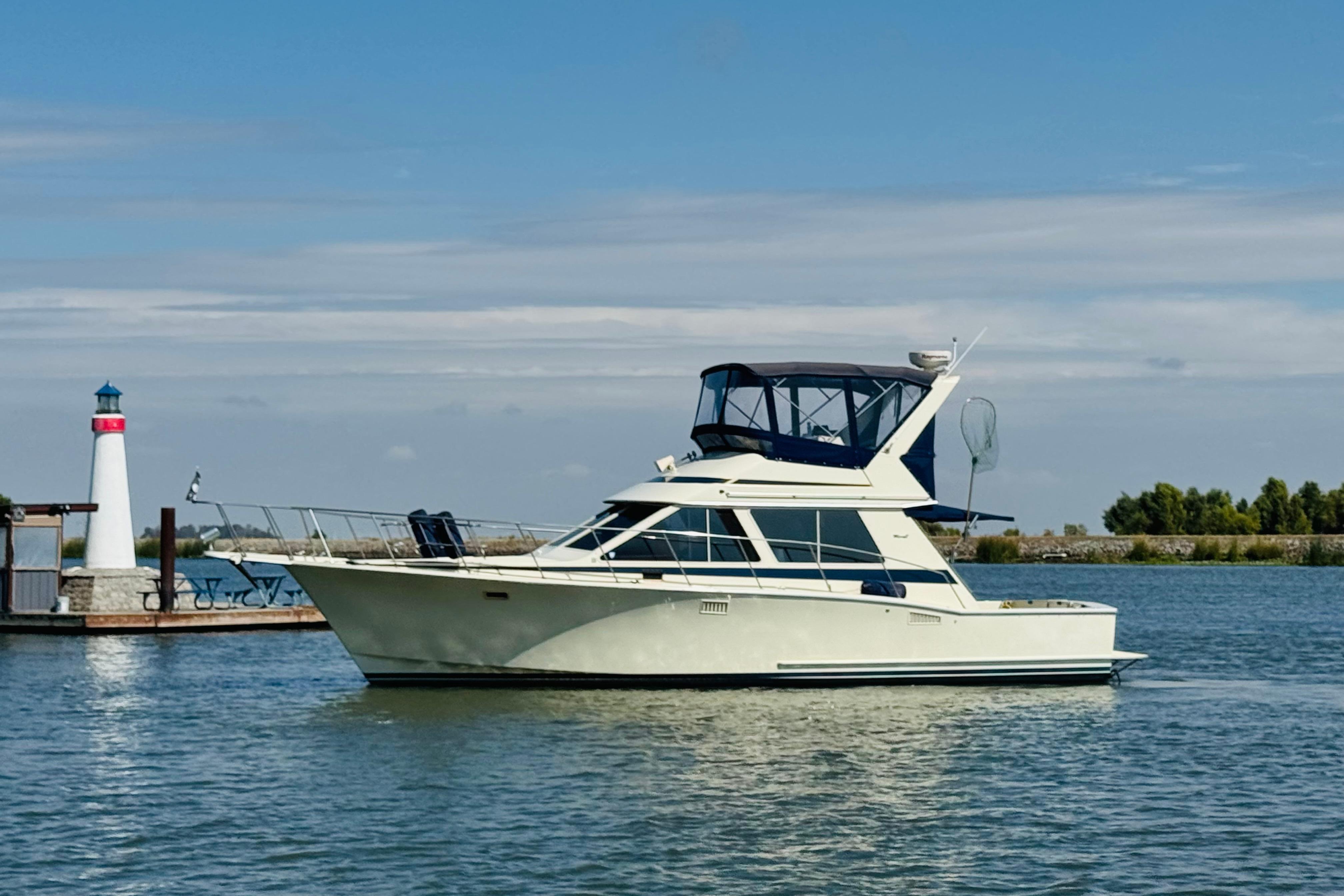 1987 Tollycraft 40 Sport Sedan