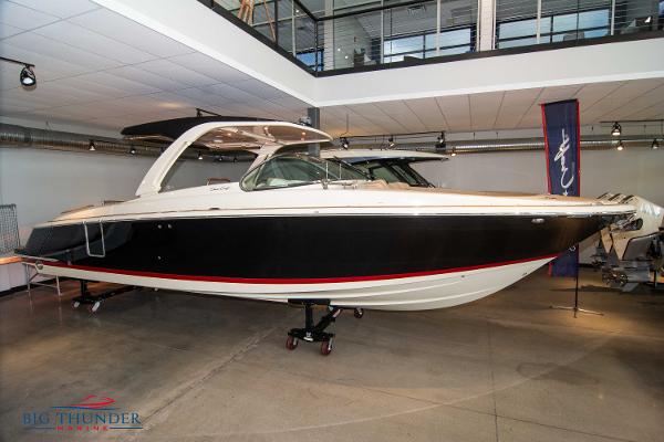 Chris-Craft Launch 35 GT 2024 Chris-Craft Launch 35 GT boat displayed indoors at Big Thunder Marine.