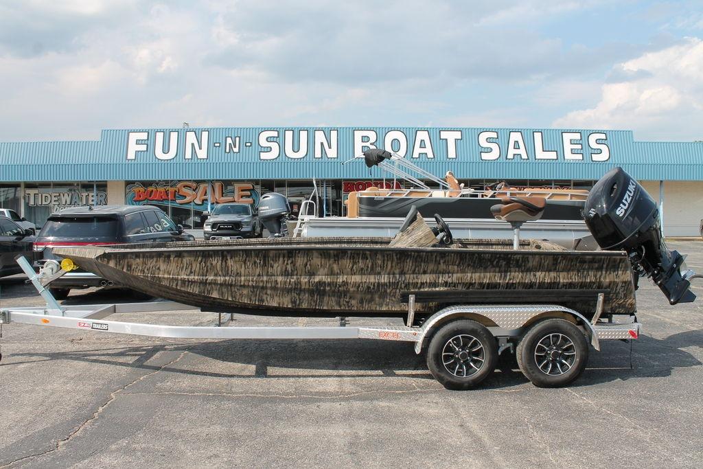 Excel Bolt 203 2026 Excel Bolt 203 boat on trailer at Fun-N-Sun Boat Sales dealership.