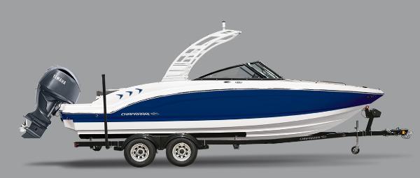 Chaparral 23 SSi OB 2025 Chaparral 23 SSi OB boat on trailer, blue and white design.
