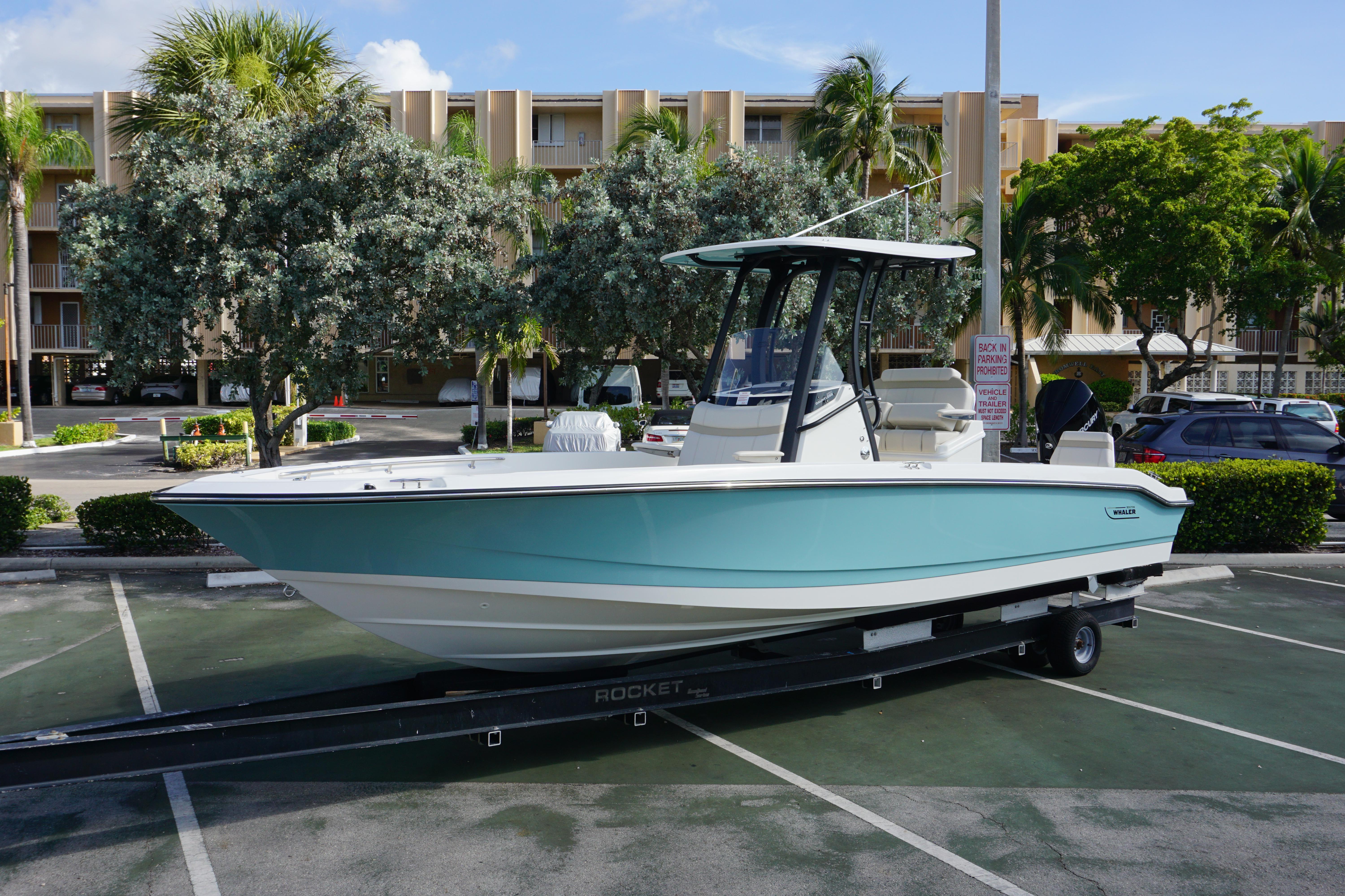 2026 Boston Whaler 250 Dauntless