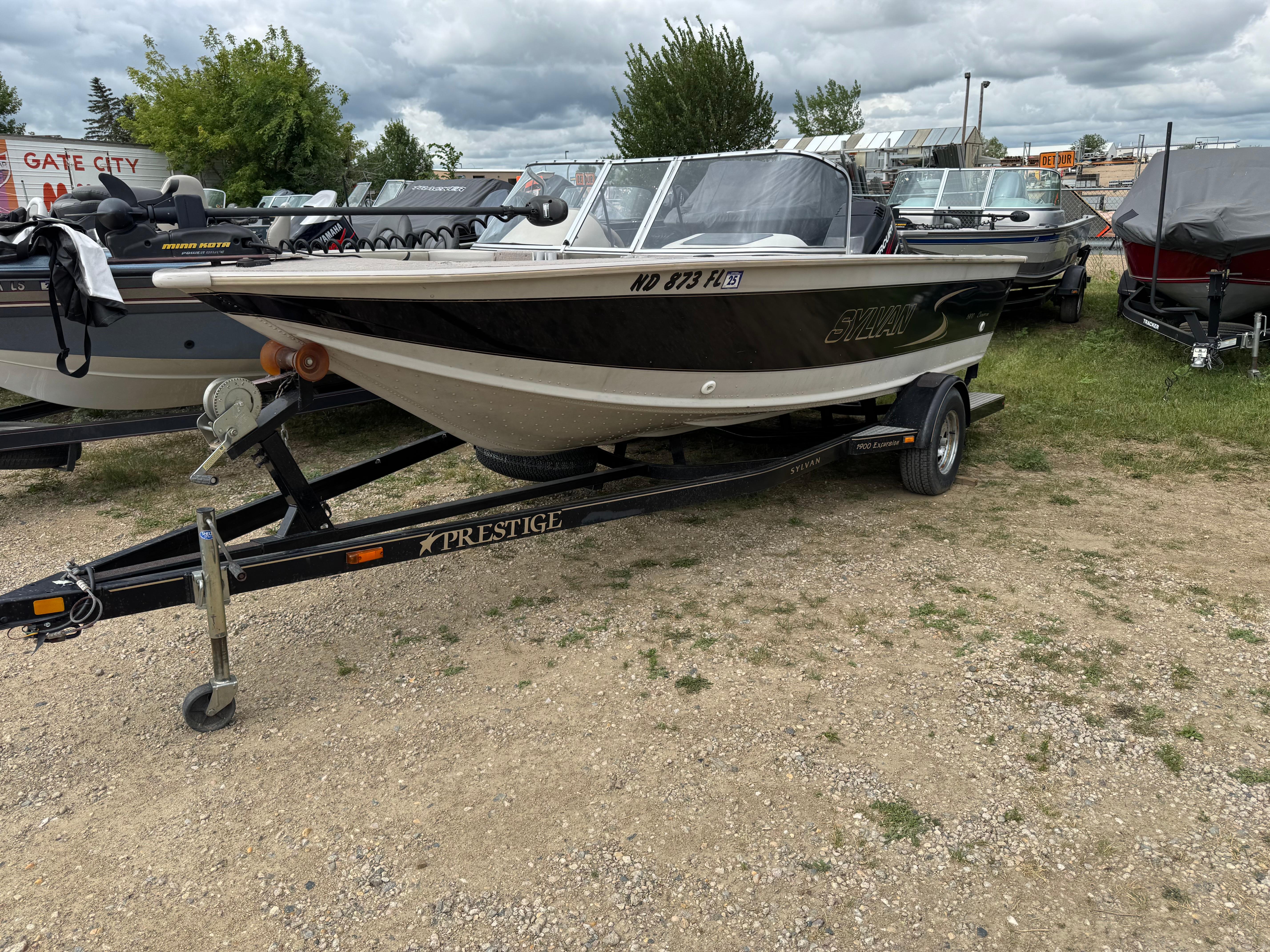 2000 Sylvan 1900 Excursion