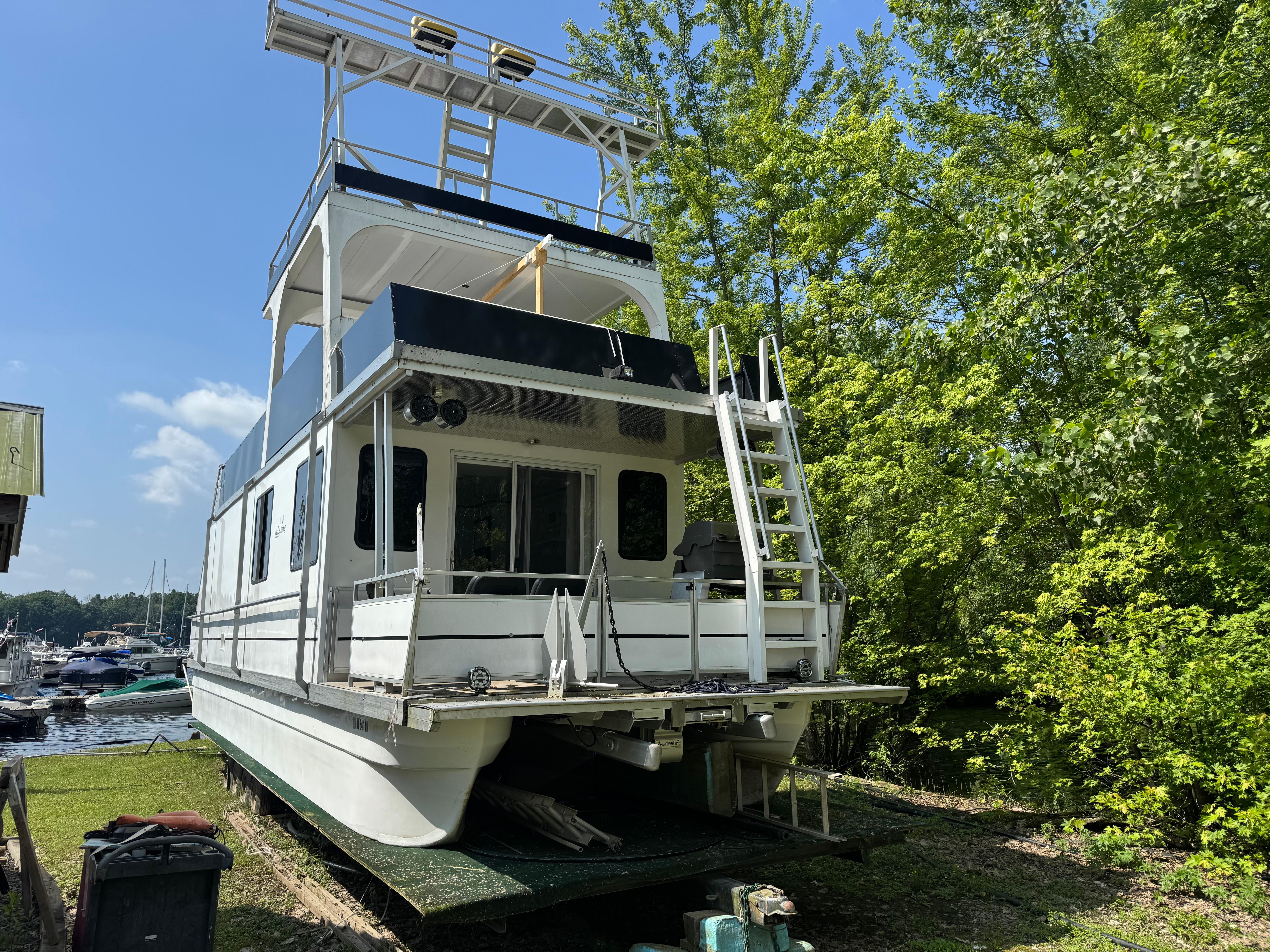 2015 Catamaran Cruisers House Boat