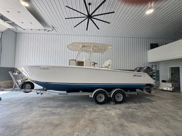 2020 Jupiter 26 FS Center Console