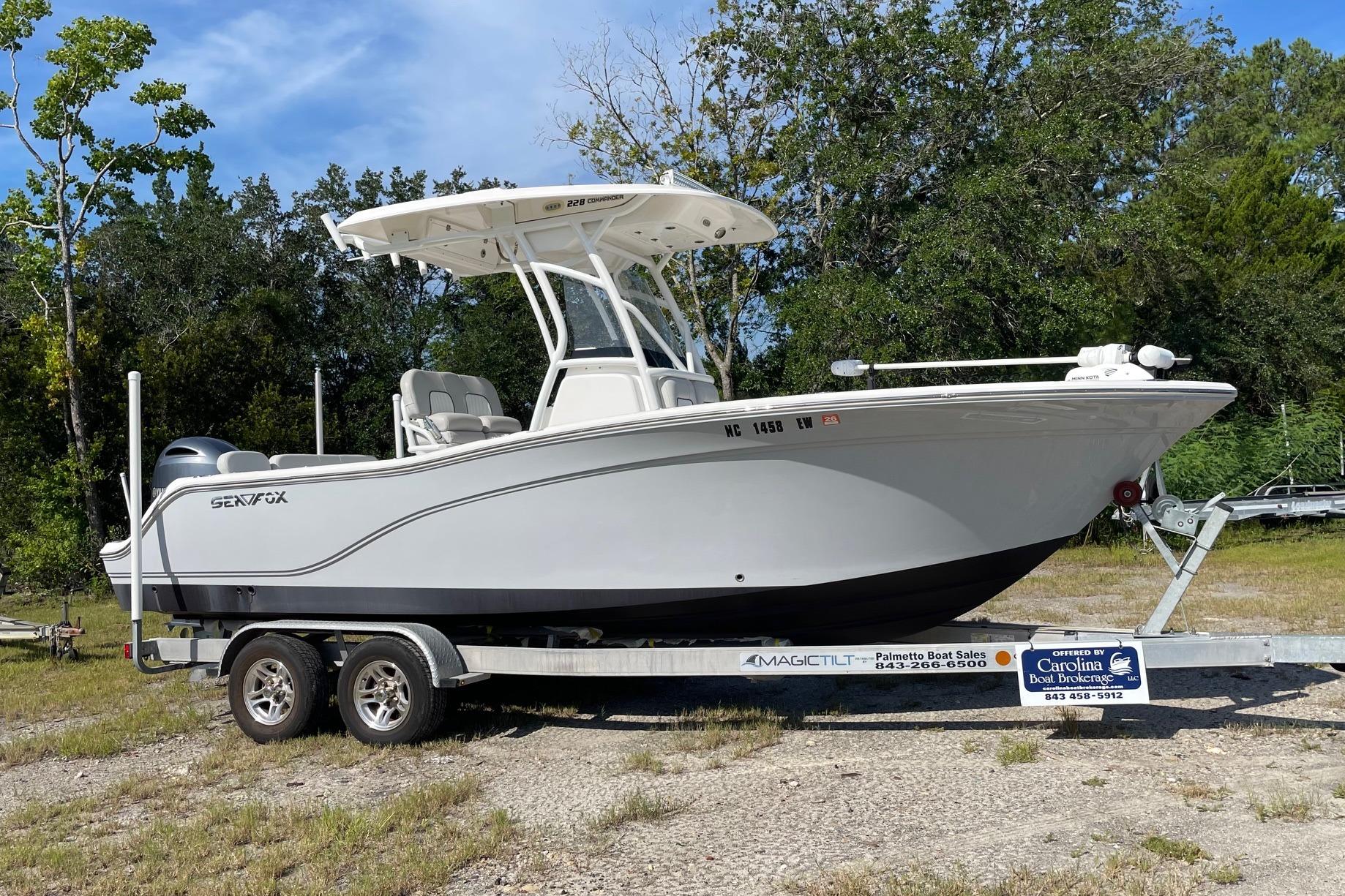 2022 Sea Fox 228 Commander