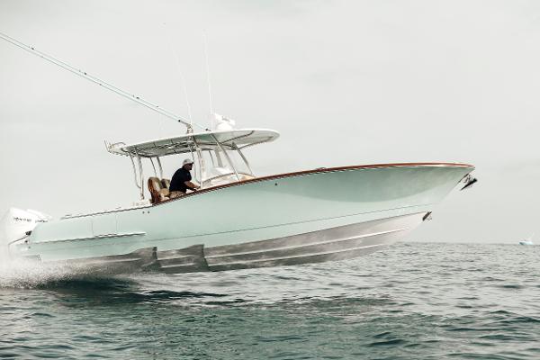 2025 Mag Bay 33 CC