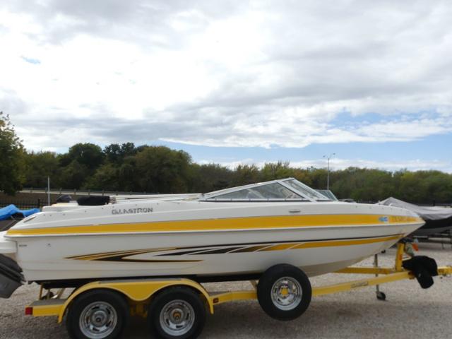 2008 Glastron GT225