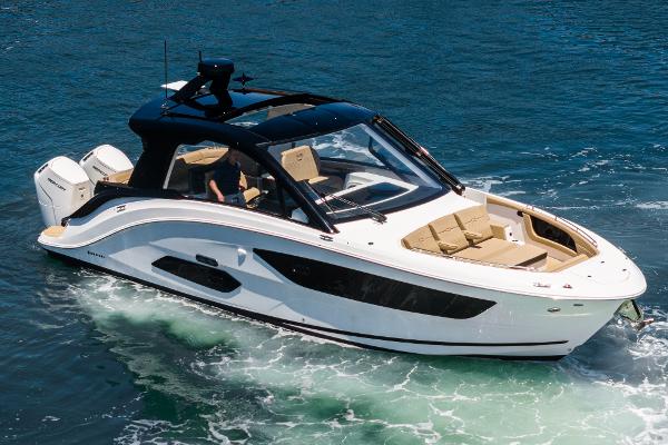 2023 Sea Ray Sundancer 370 Outboard