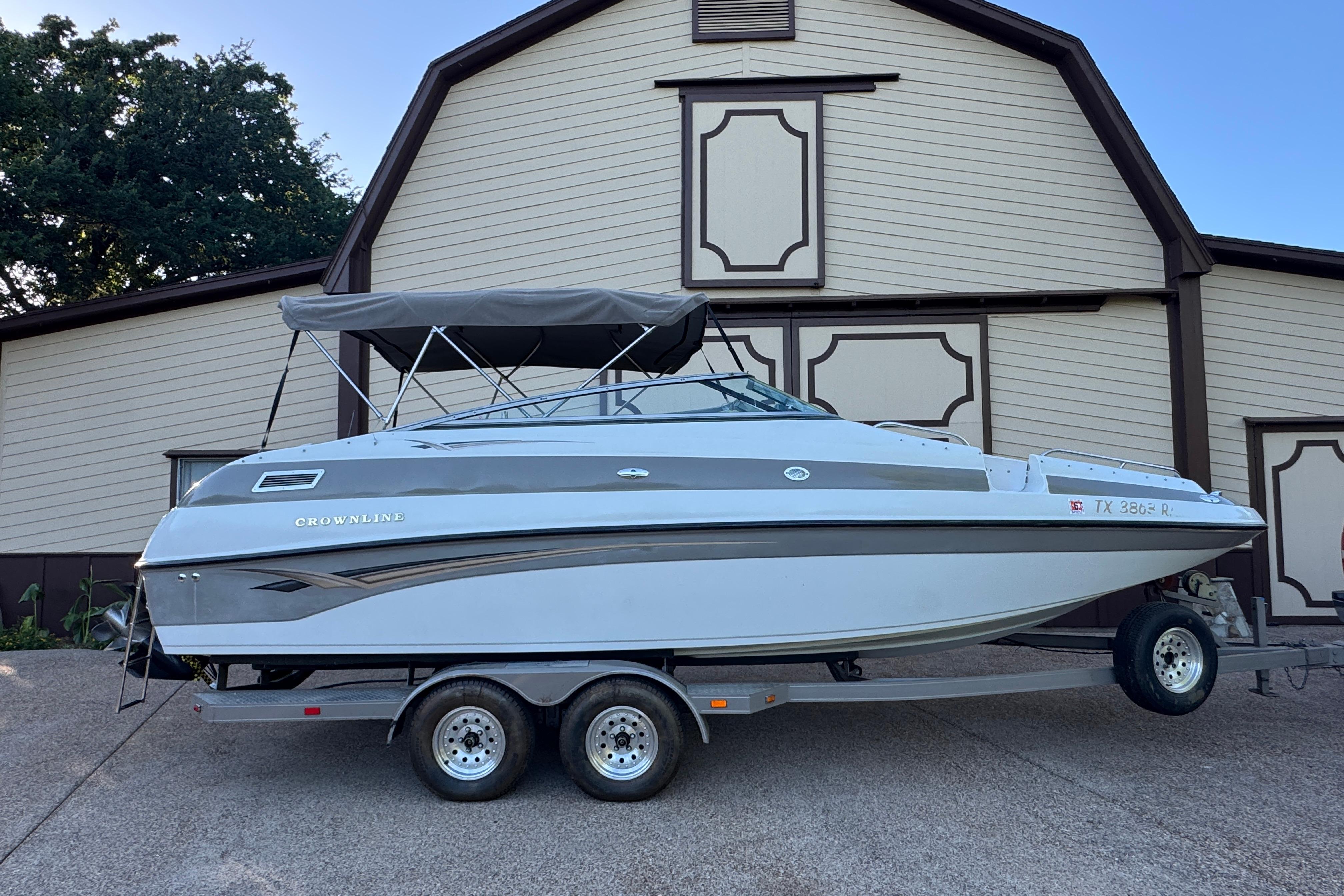2002 Crownline 239 DB