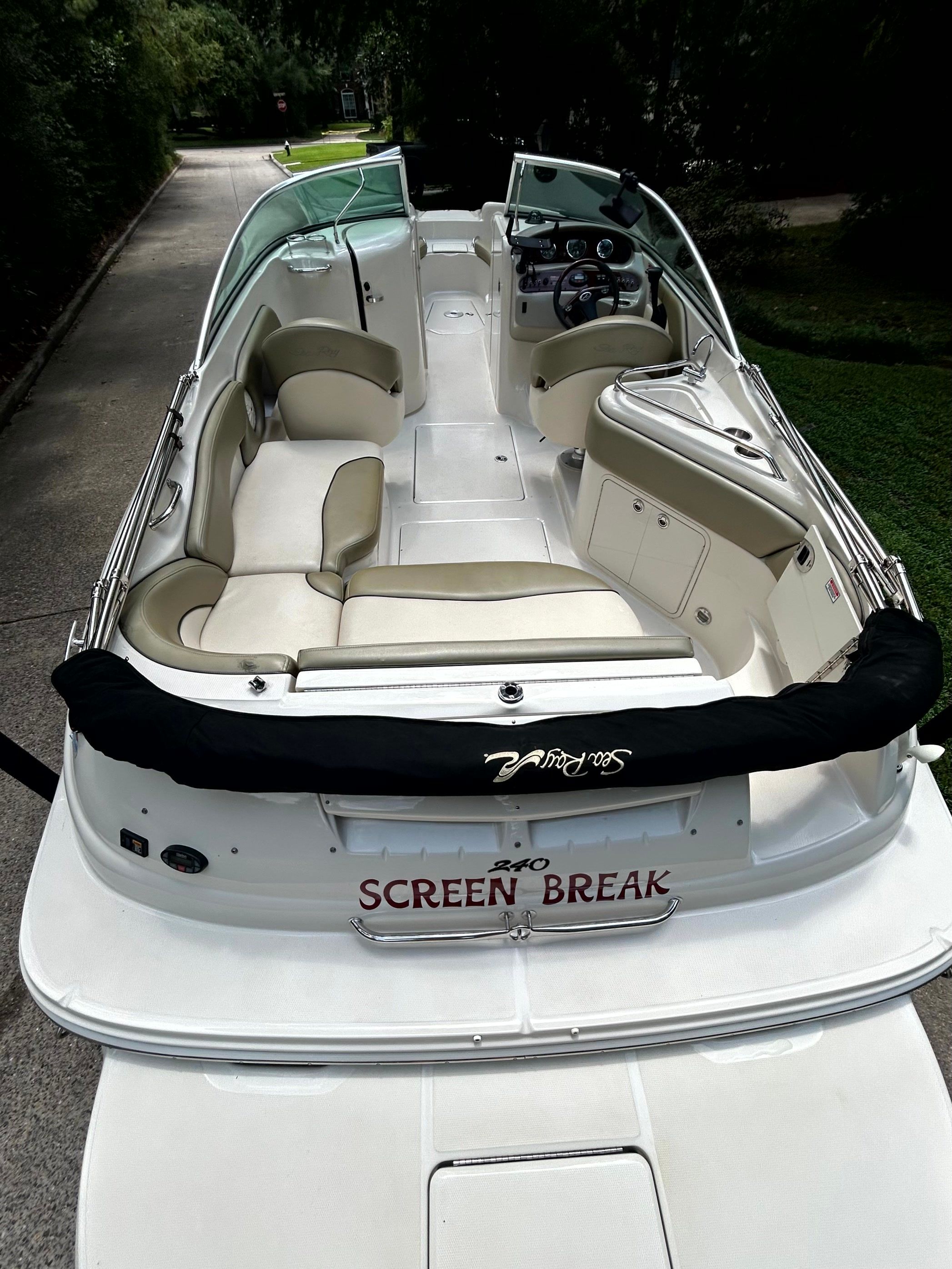 2005 Sea Ray 240 Sundeck