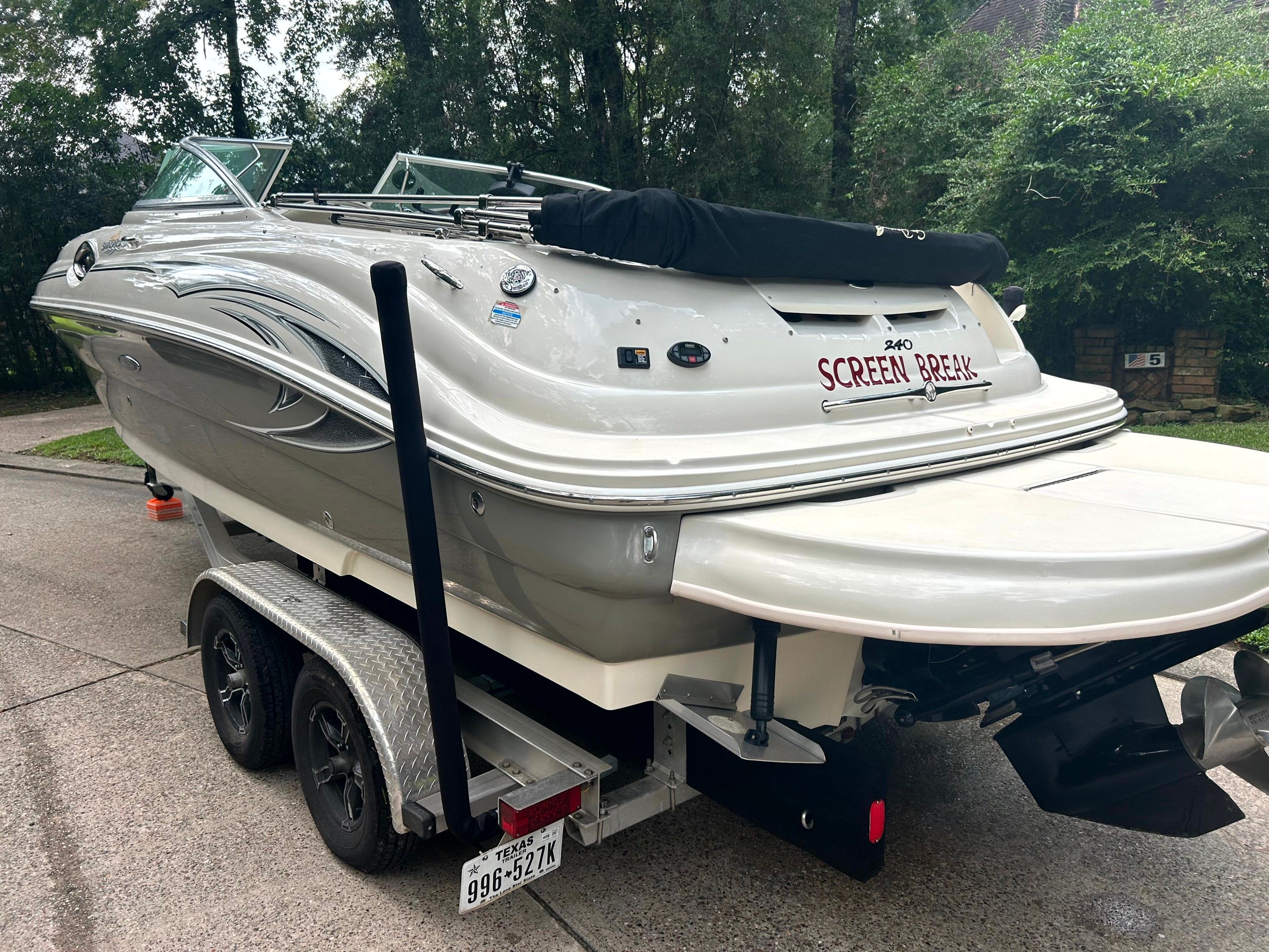 2005 Sea Ray 240 Sundeck