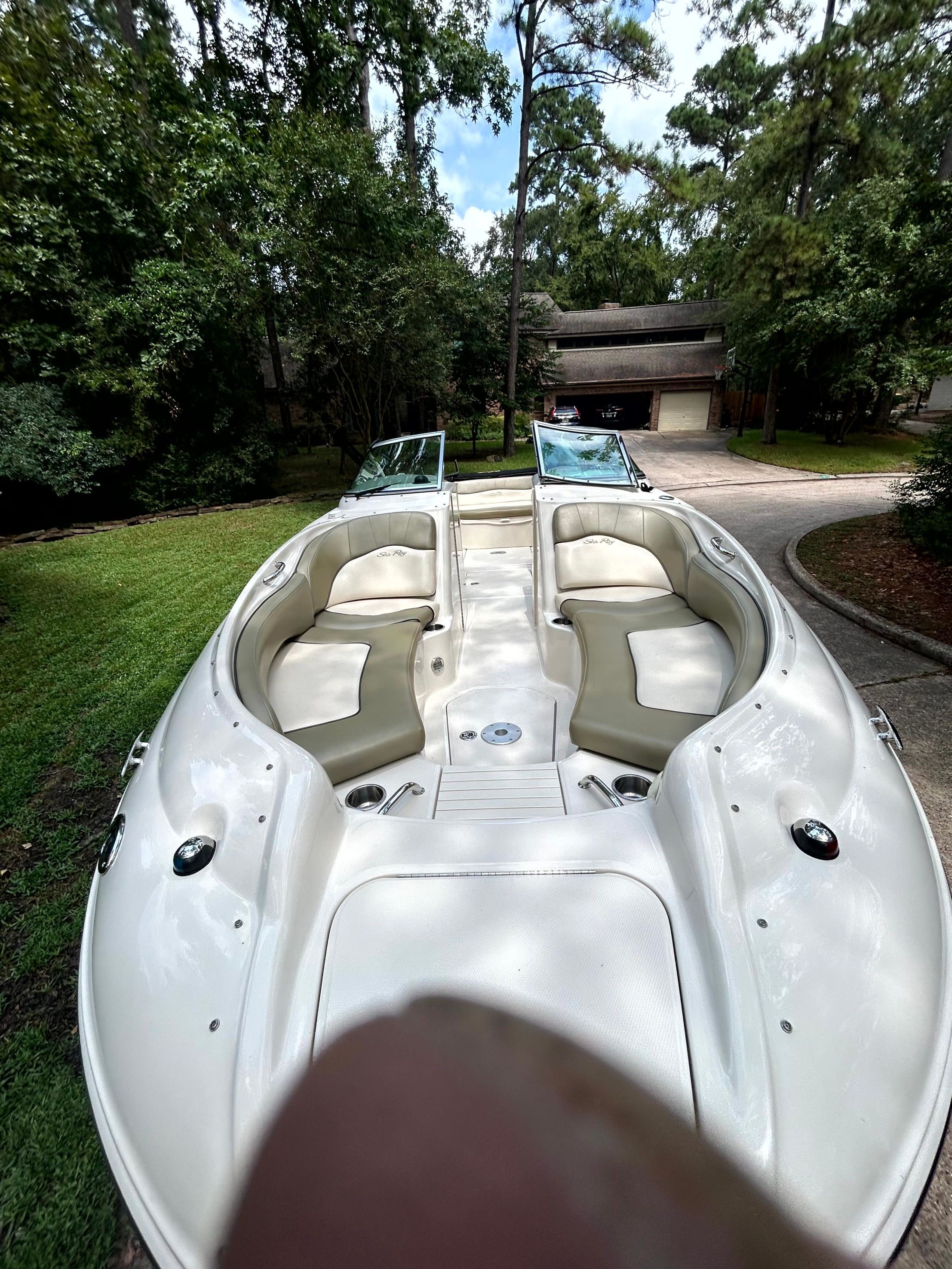 2005 Sea Ray 240 Sundeck