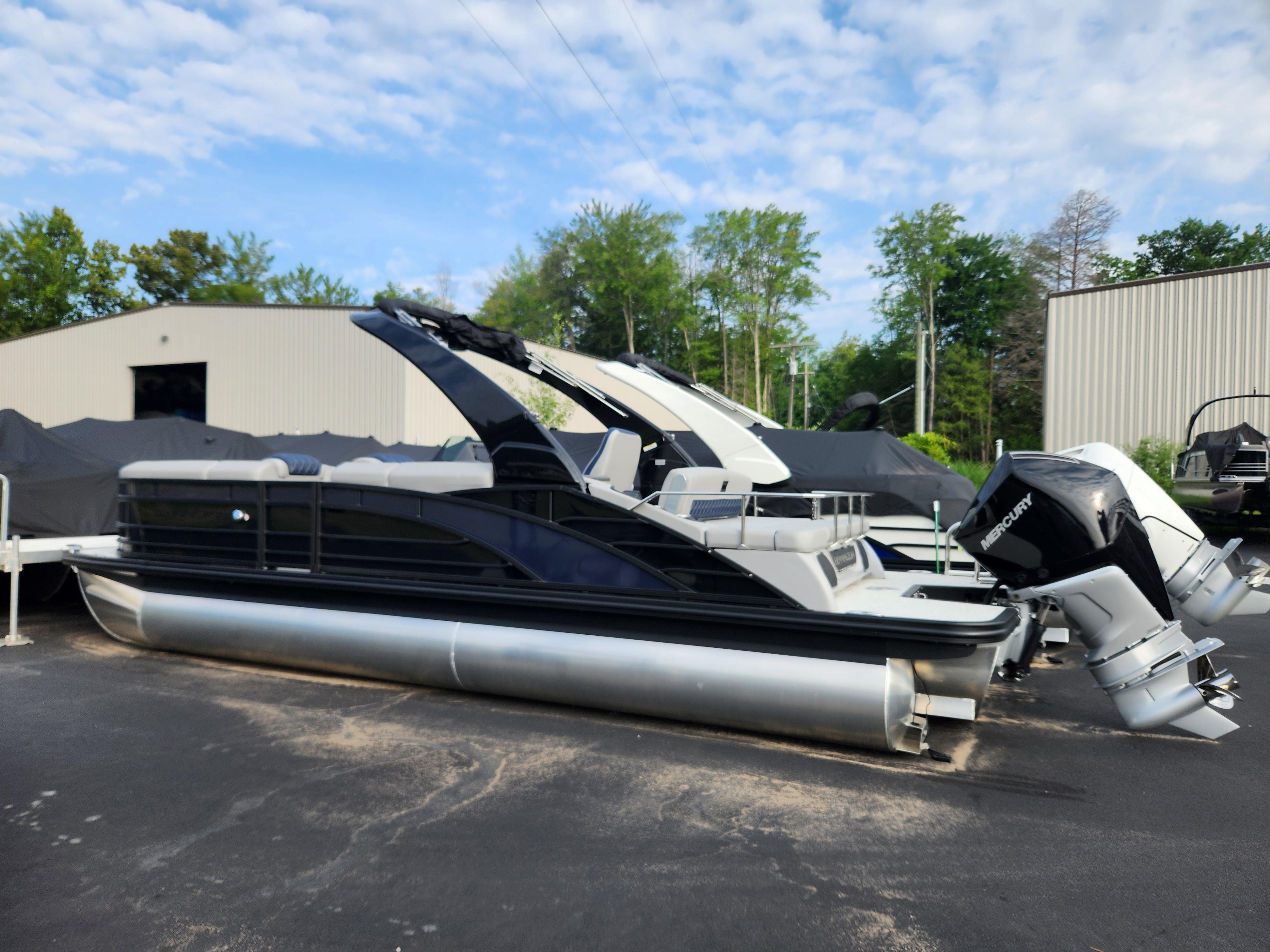2025 Bennington Marine LLC 23RSBASE