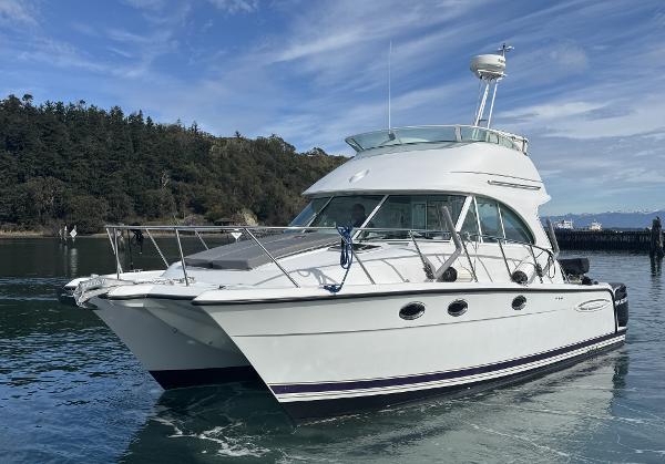 2005 Glacier Bay 3490 Ocean Runner