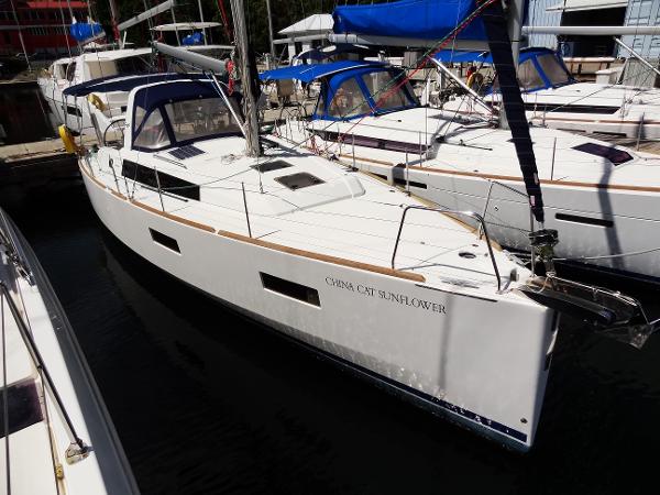 Beneteau Oceanis 38 2017 Beneteau Oceanis 38 sailboat docked in marina.
