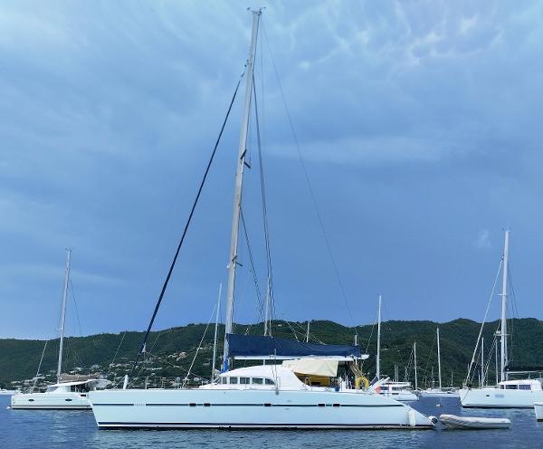 2004 Lagoon 570