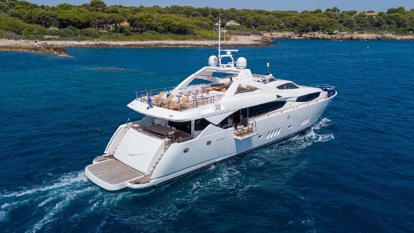 2009 Sunseeker 34M Yacht