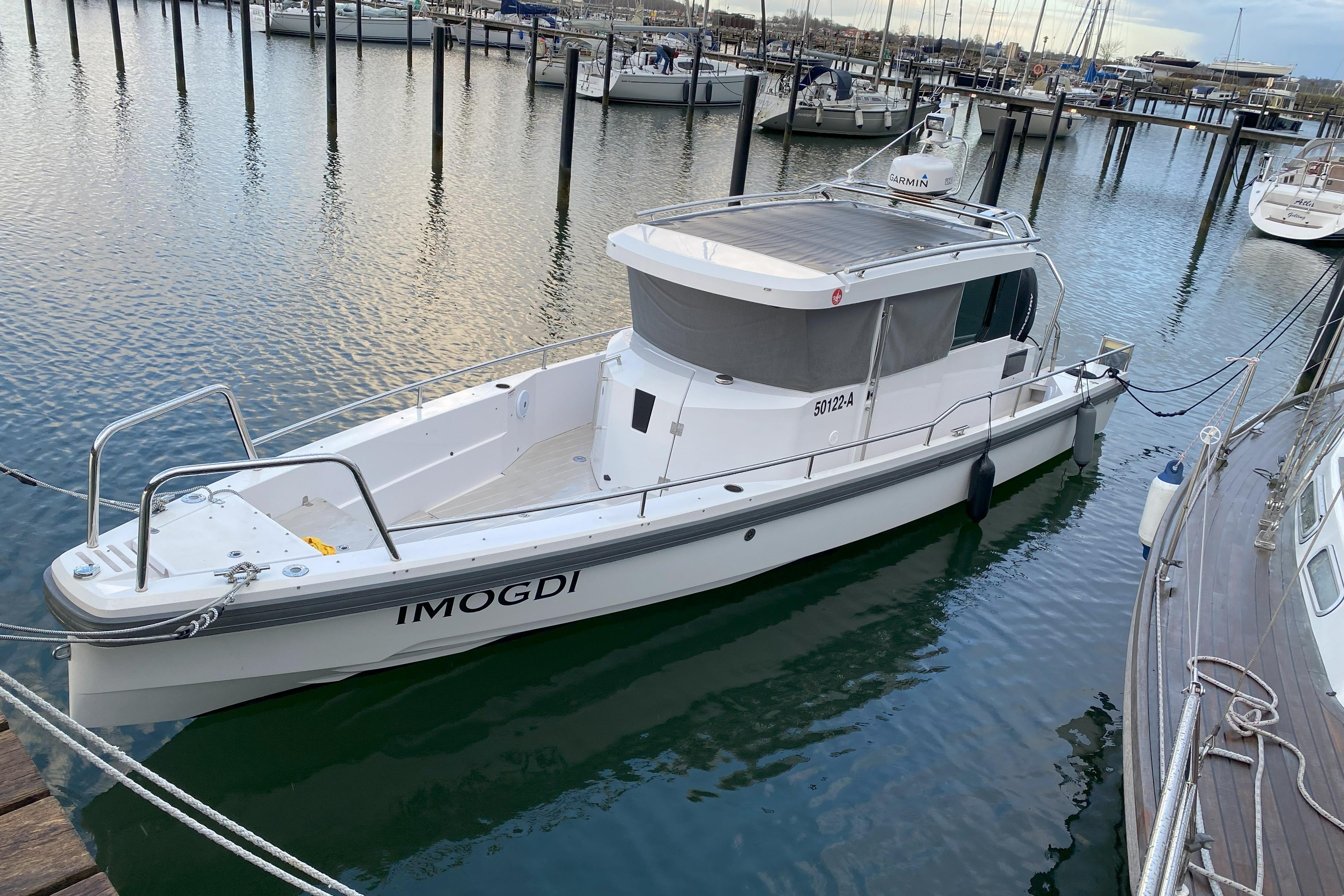 2017 Axopar 28 AFT CABIN