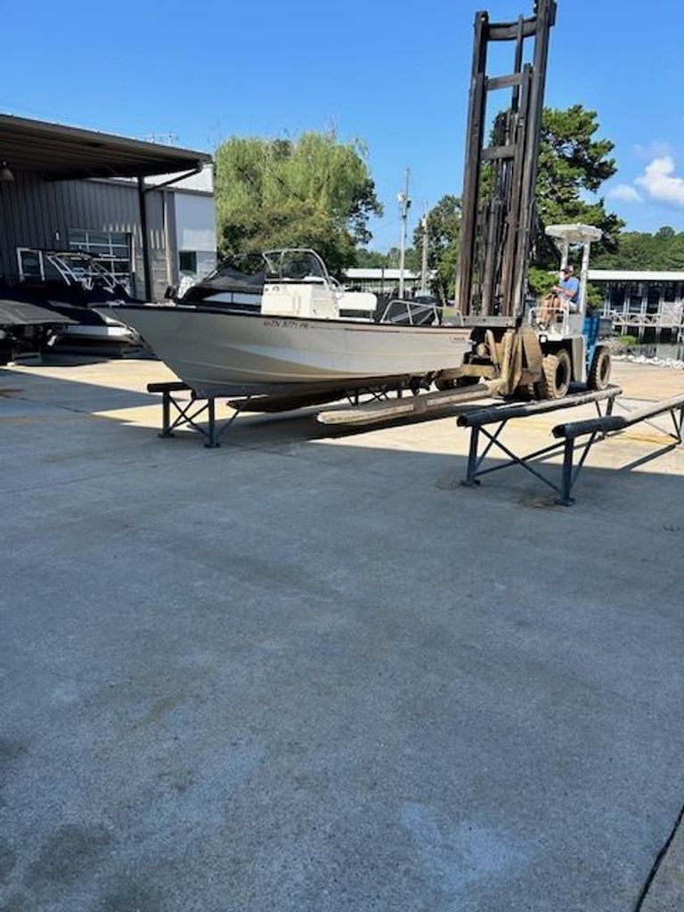 2014 Boston Whaler 190 Montauk