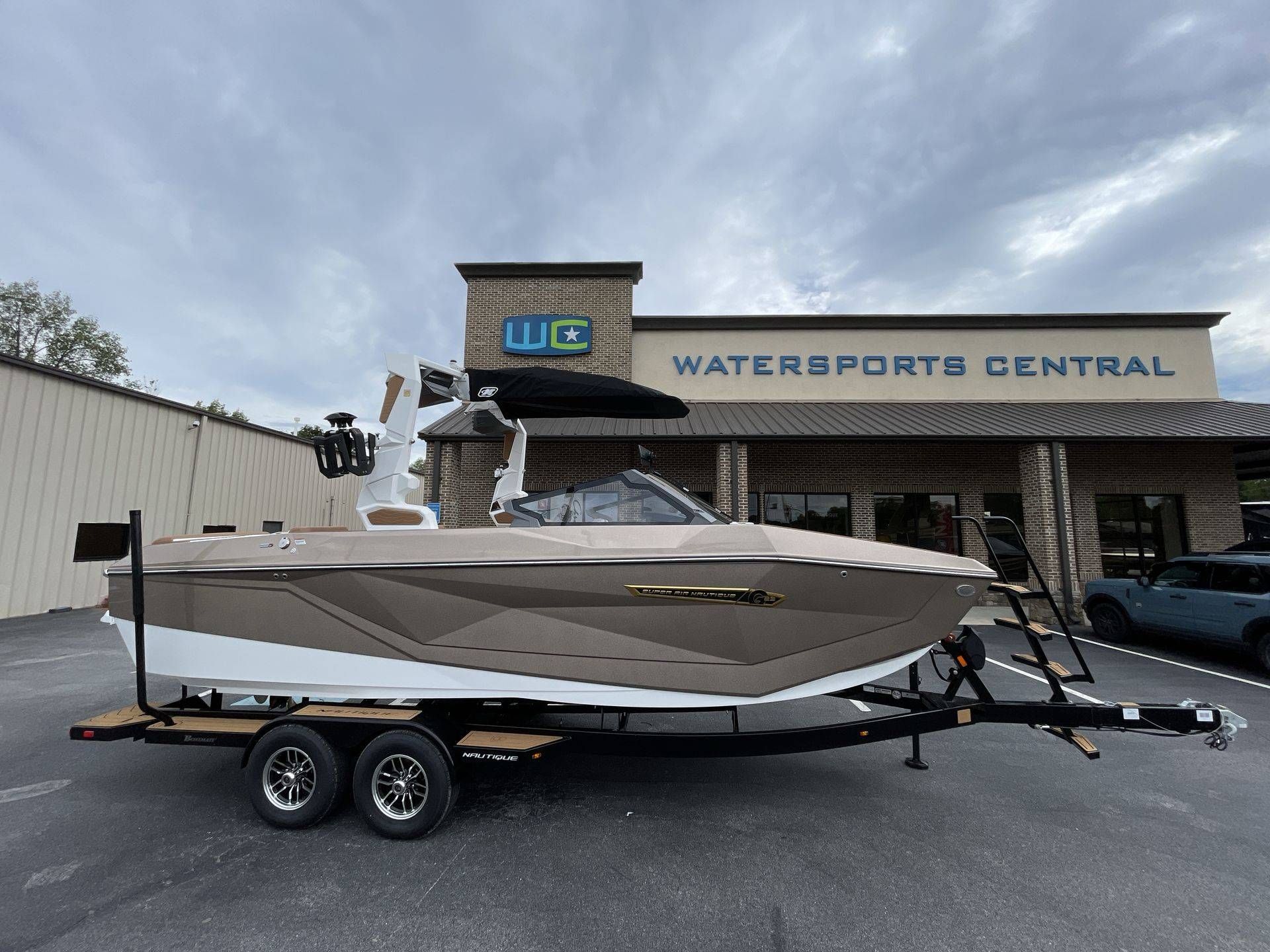 2025 Nautique G23