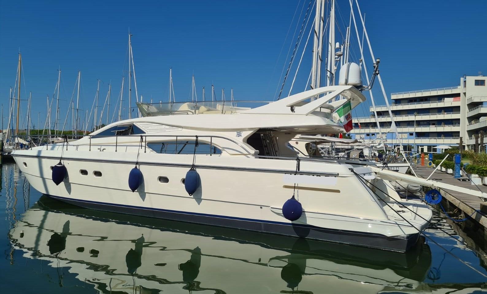 2000 Ferretti Yachts Ferretti 57'