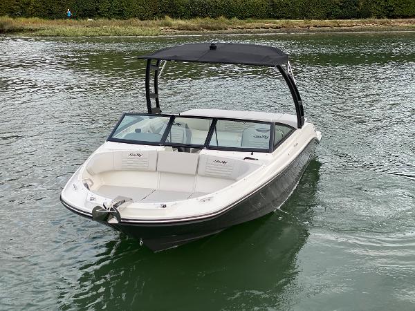 Sea Ray SPX 210 Sea Ray SPX 210