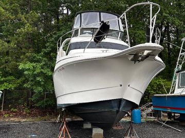 2002 Silverton 330 Sport Bridge