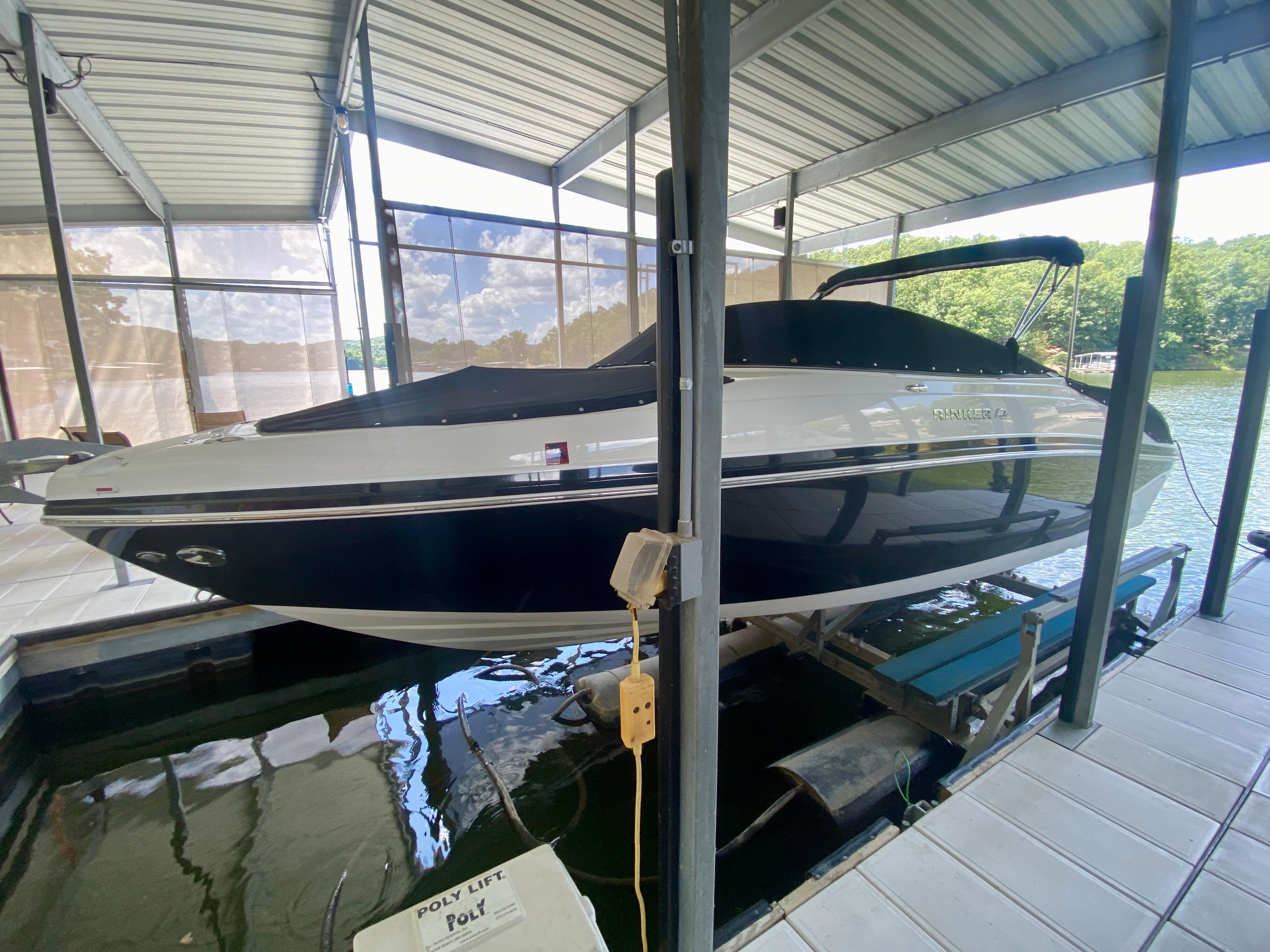 2008 Rinker 246 Captiva Bowrider
