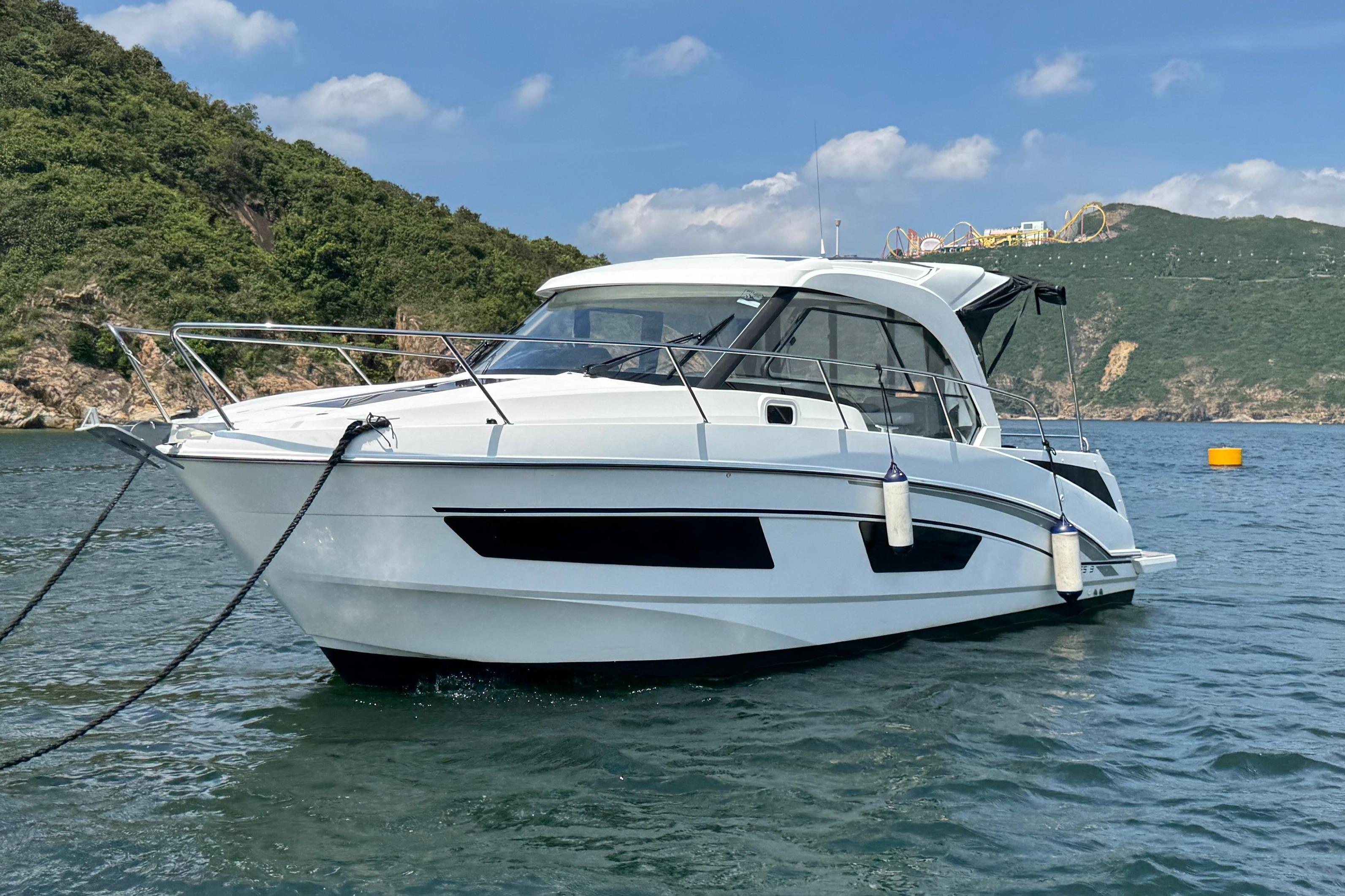 2022 Beneteau Antares 9