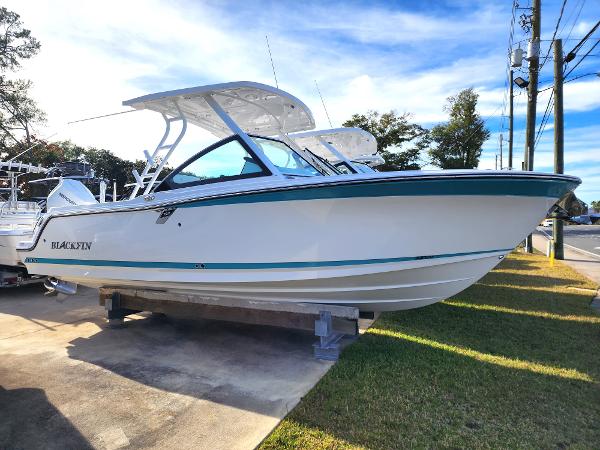 2024 Blackfin 252 DC