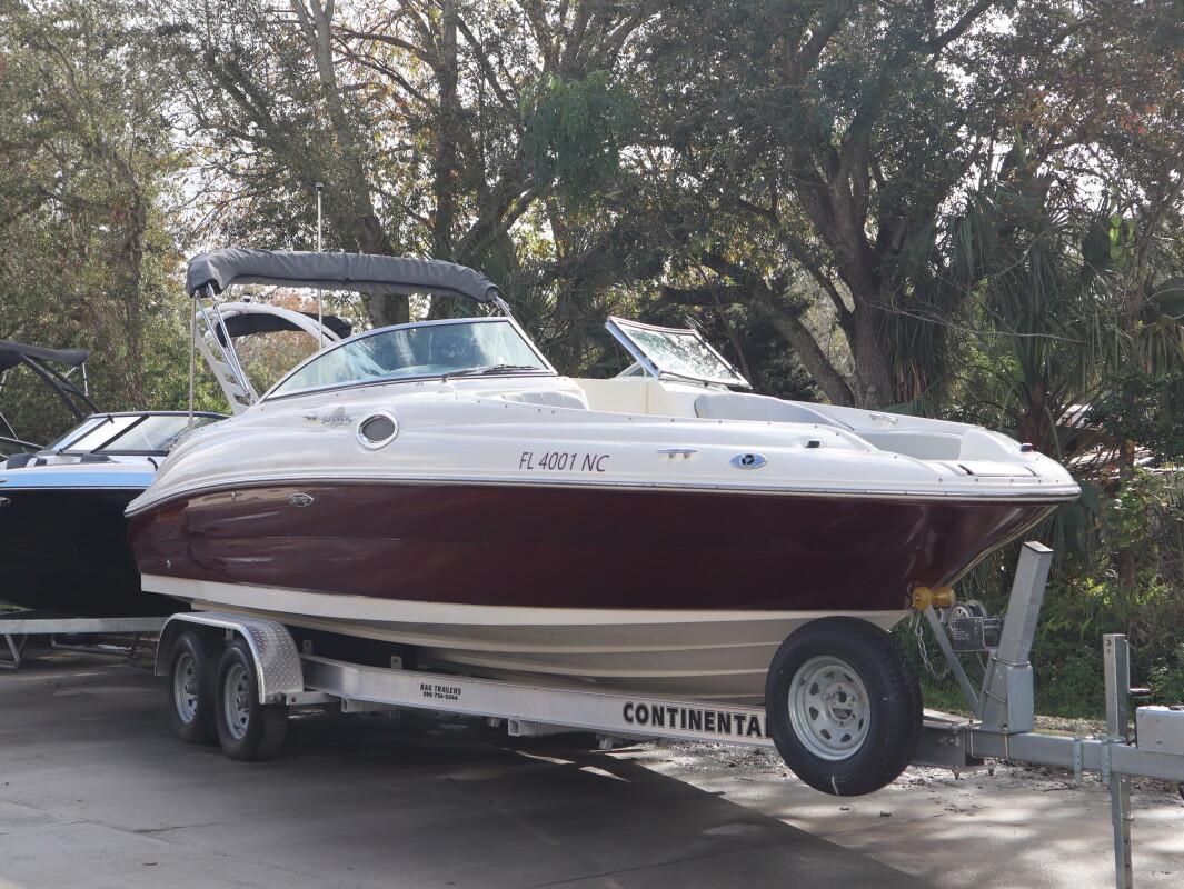2006 Sea Ray 240 Sundeck