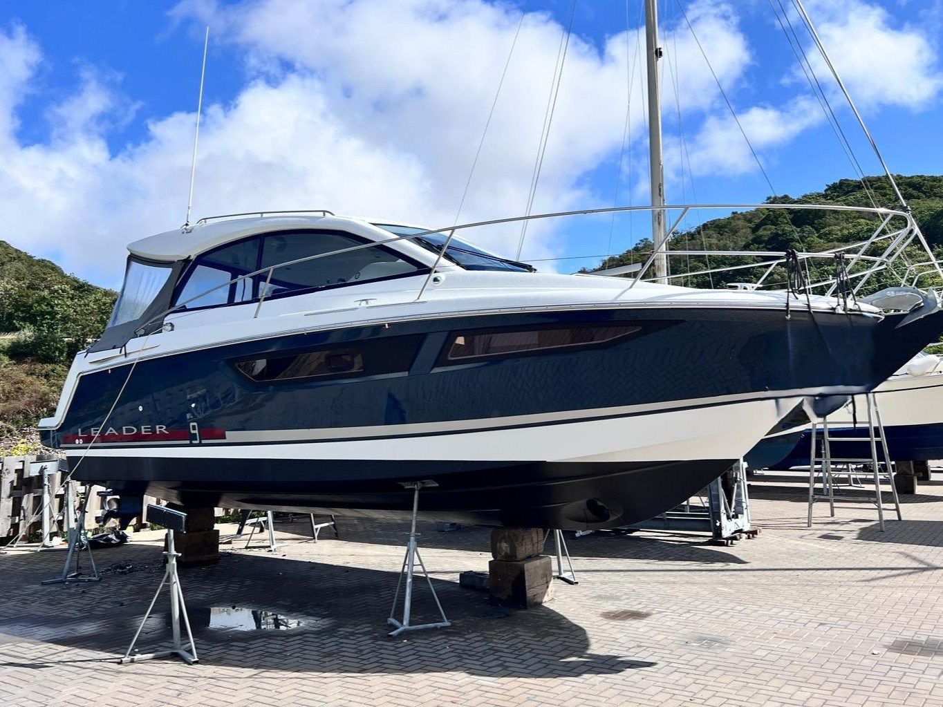 2012 Jeanneau Leader 9