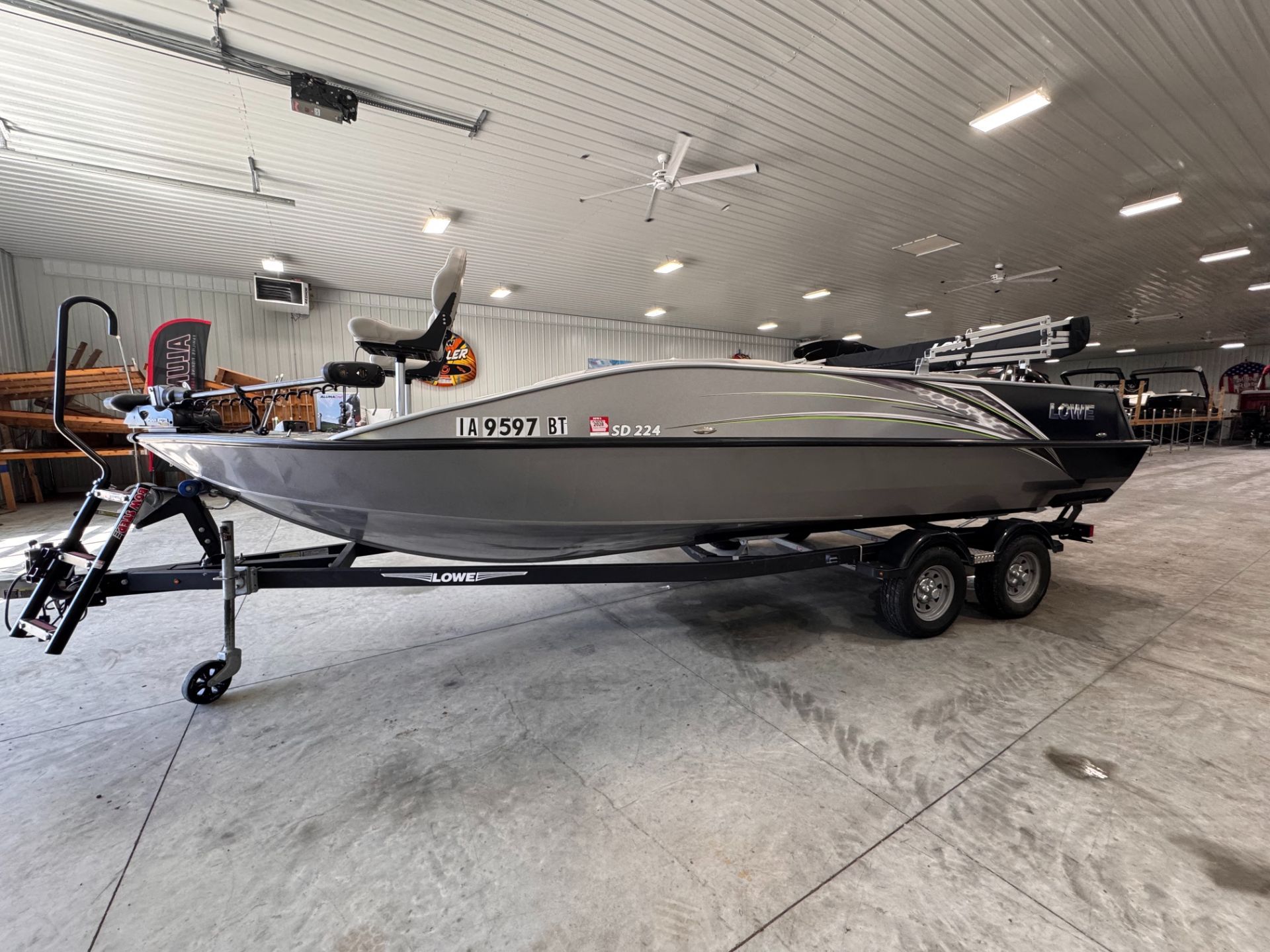 2020 Lowe SD224 Sport Deck