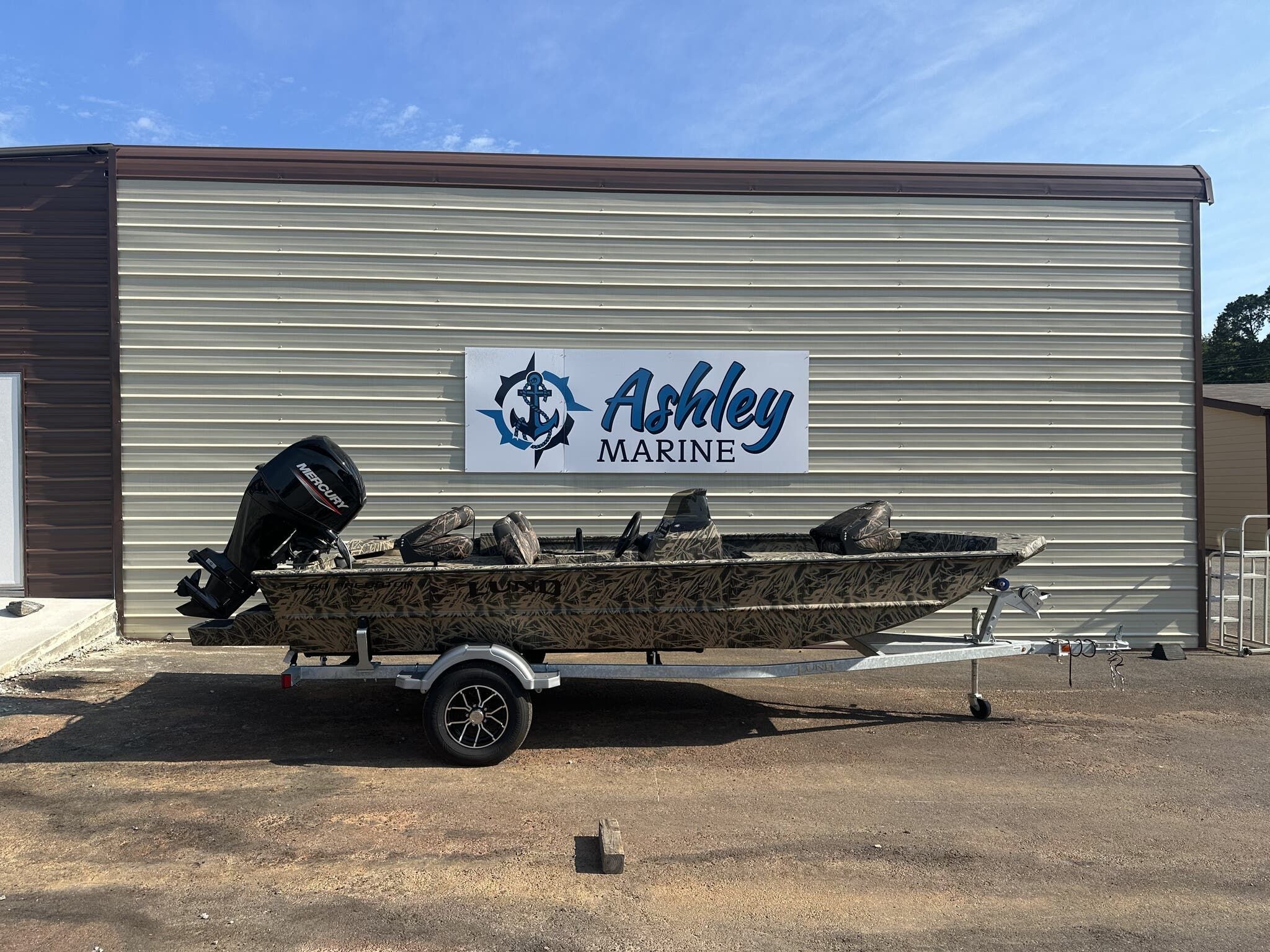 Lund 1760 Predator SS 2024 Lund 1760 Predator SS boat at Ashley Marine dealership.