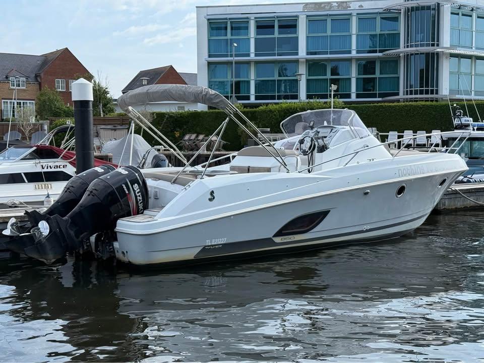 Beneteau Flyer 850 Sundeck