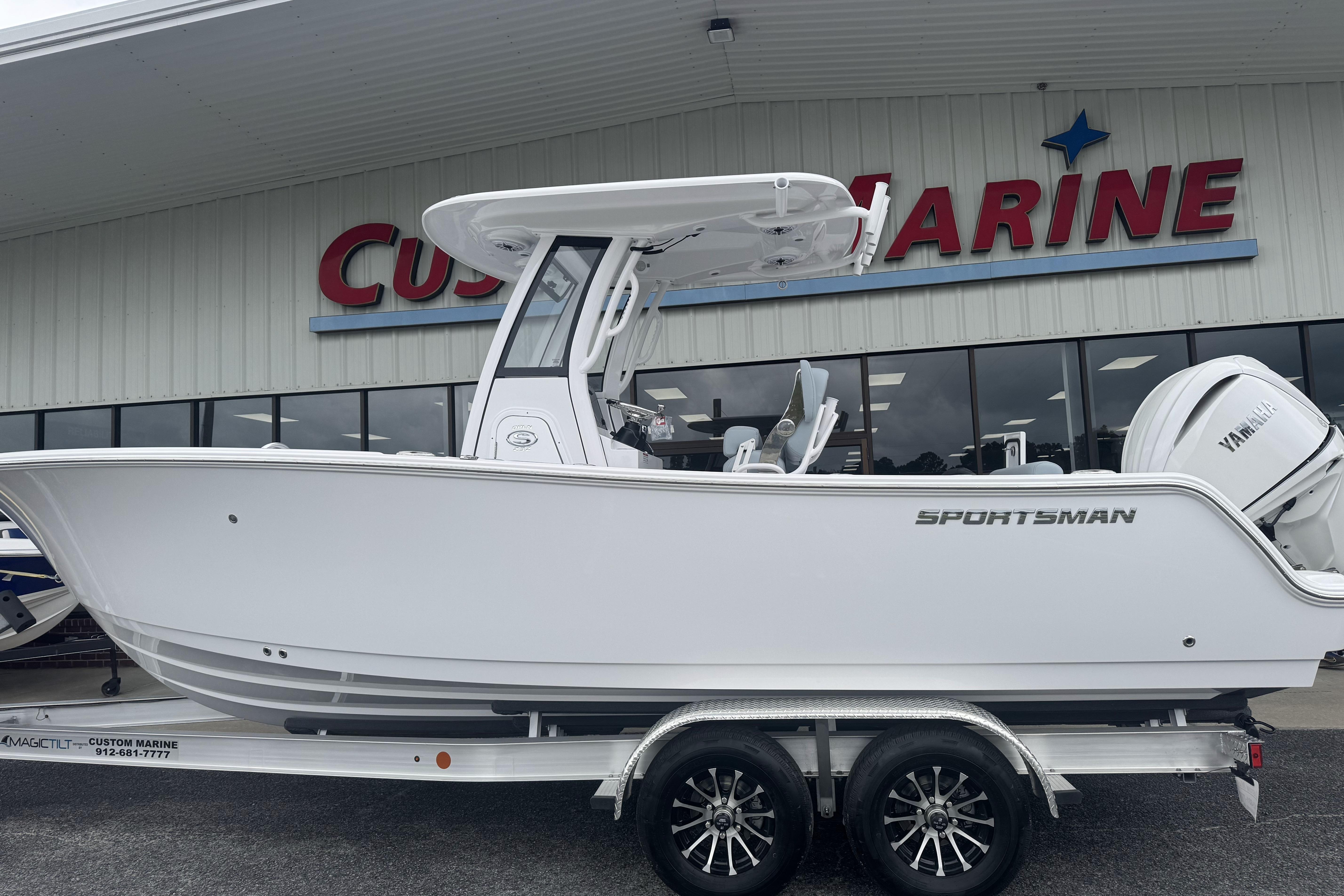 2026 Sportsman Open 232 Center Console