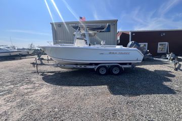 2007 Sea Hunt Triton 240