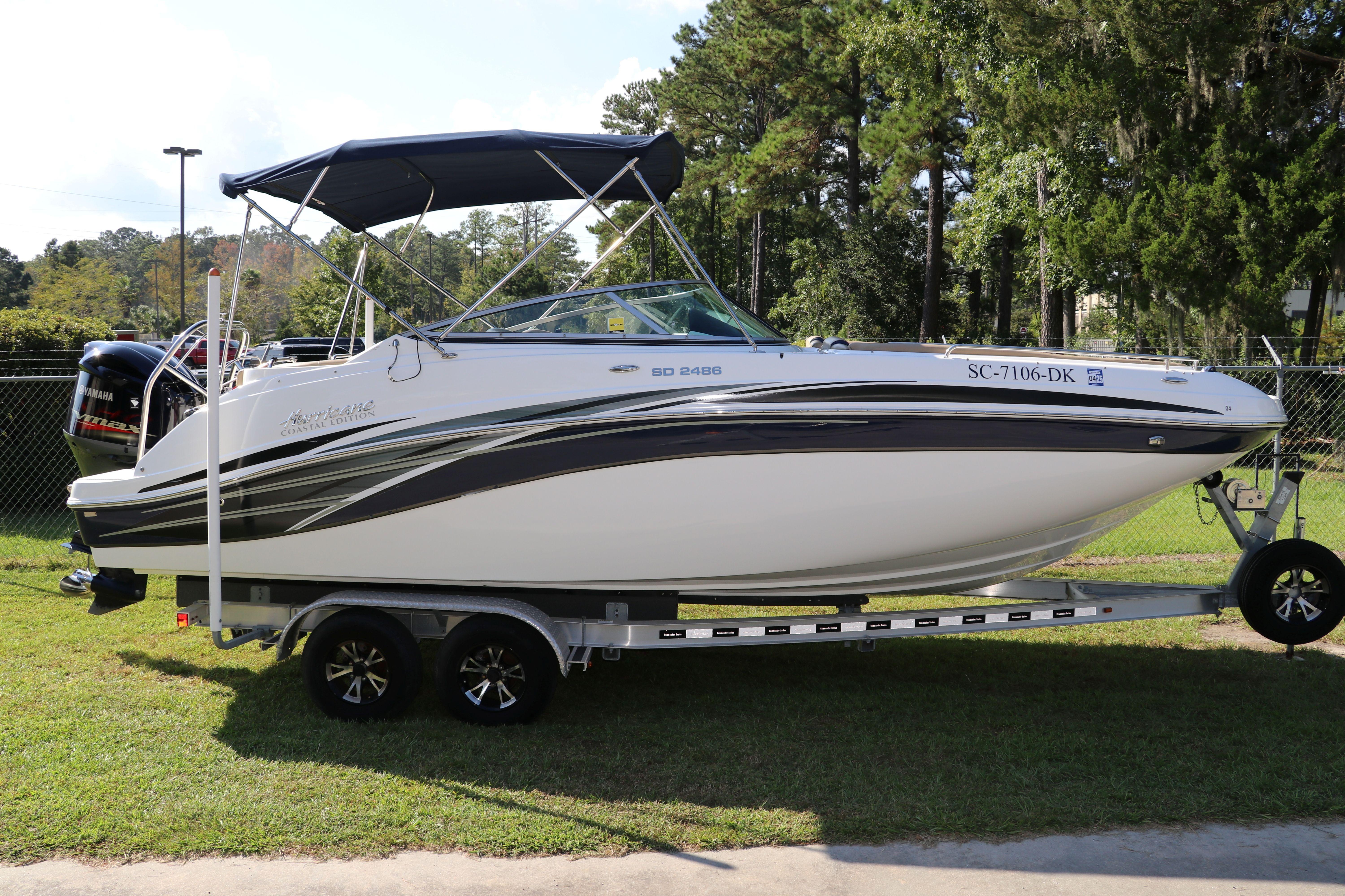 2019 Hurricane SunDeck 2486 OB