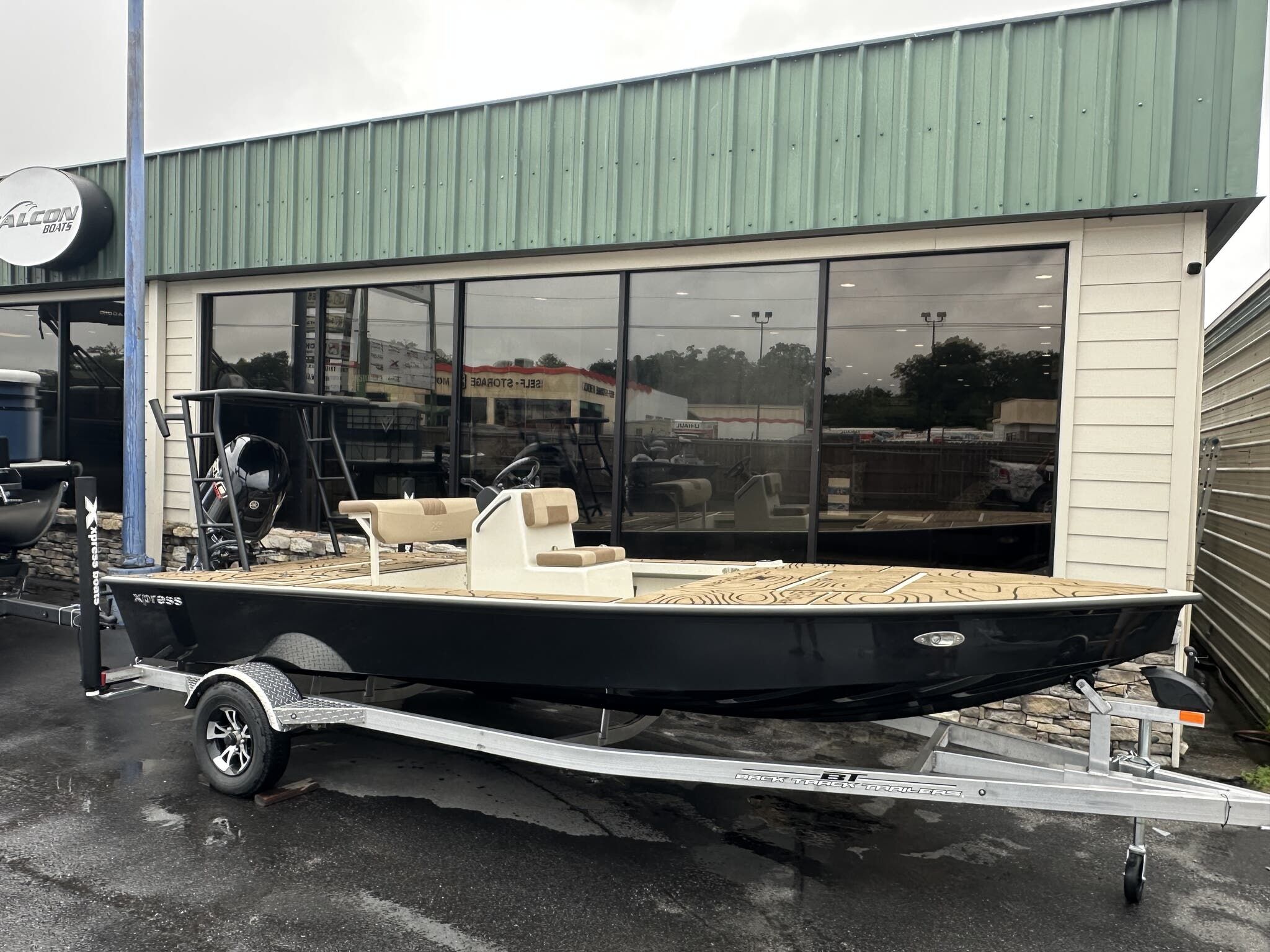 Xpress Skiff 185