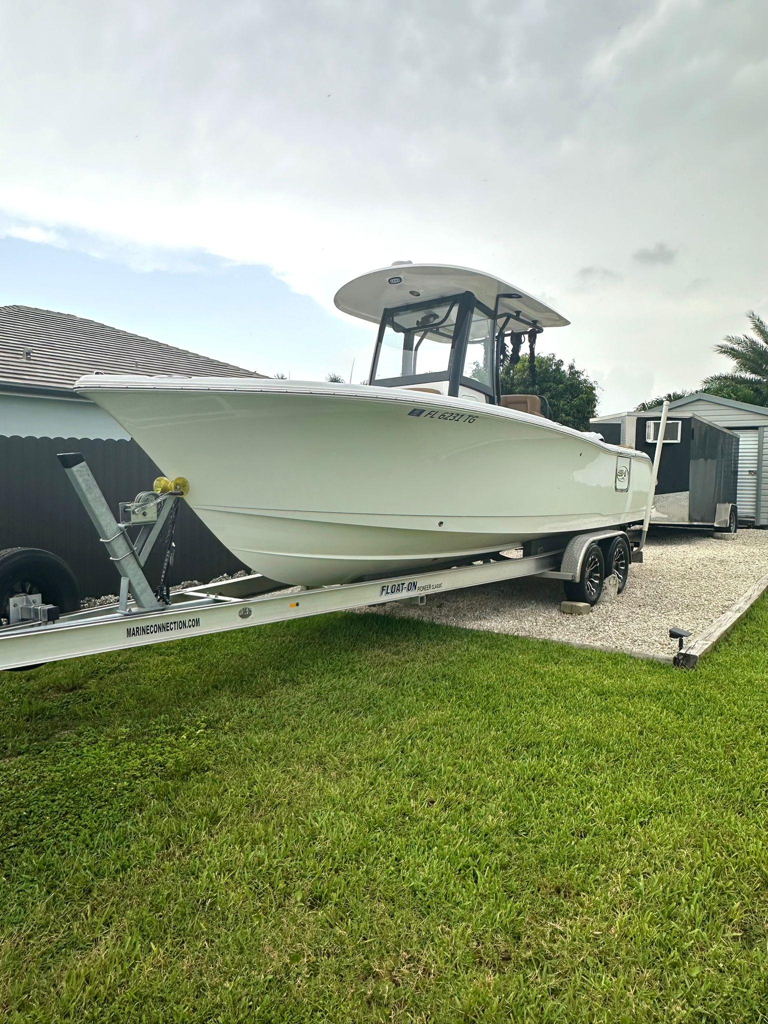 2022 Sea Hunt Ultra 255 SE