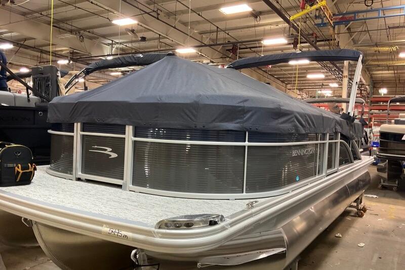 2026 Bennington 22SXSR