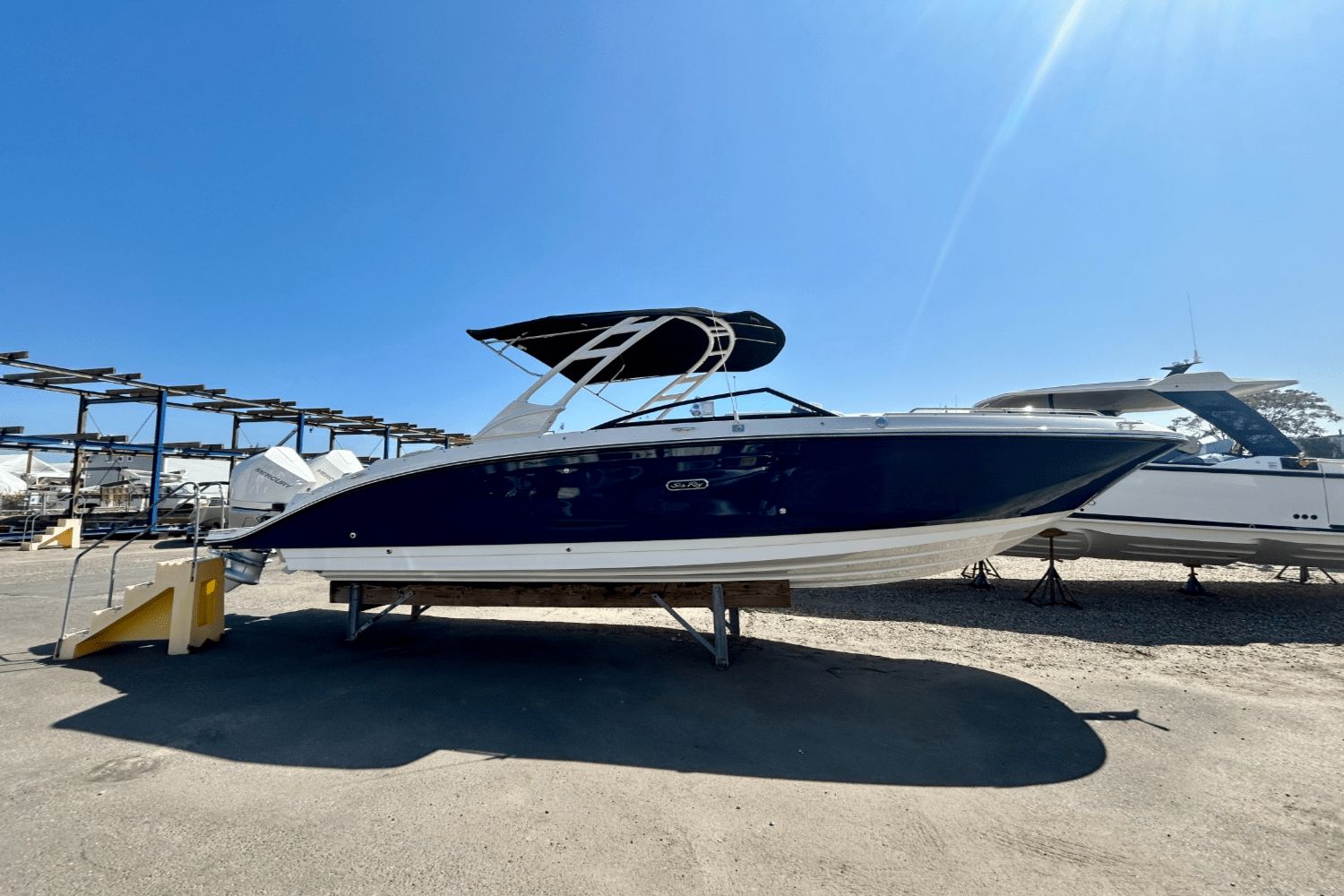 2026 Sea Ray SDX 290 Outboard