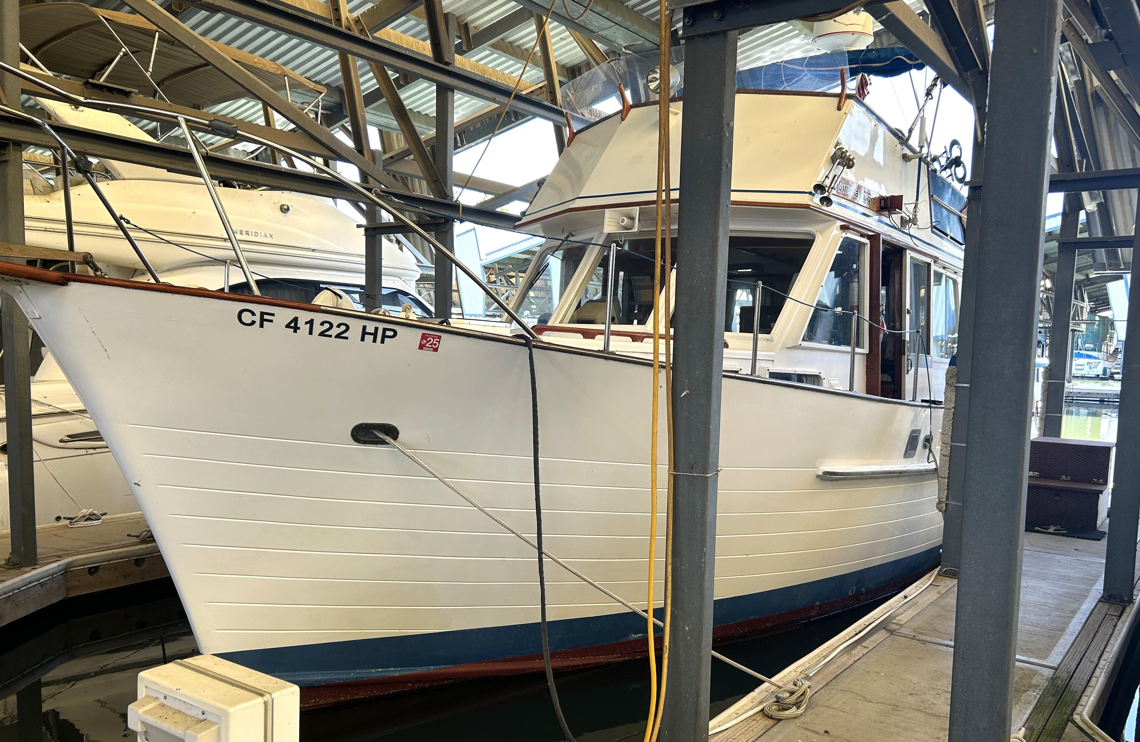 1983 Island Gypsy 36 Quad Cabin