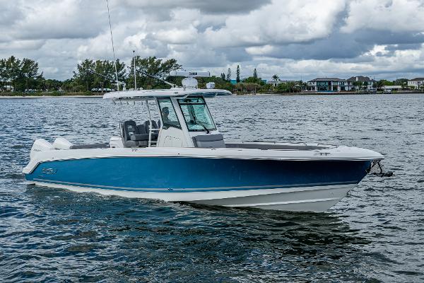 2023 Boston Whaler 330 Outrage