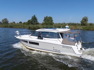 2017 Jeanneau NC 9